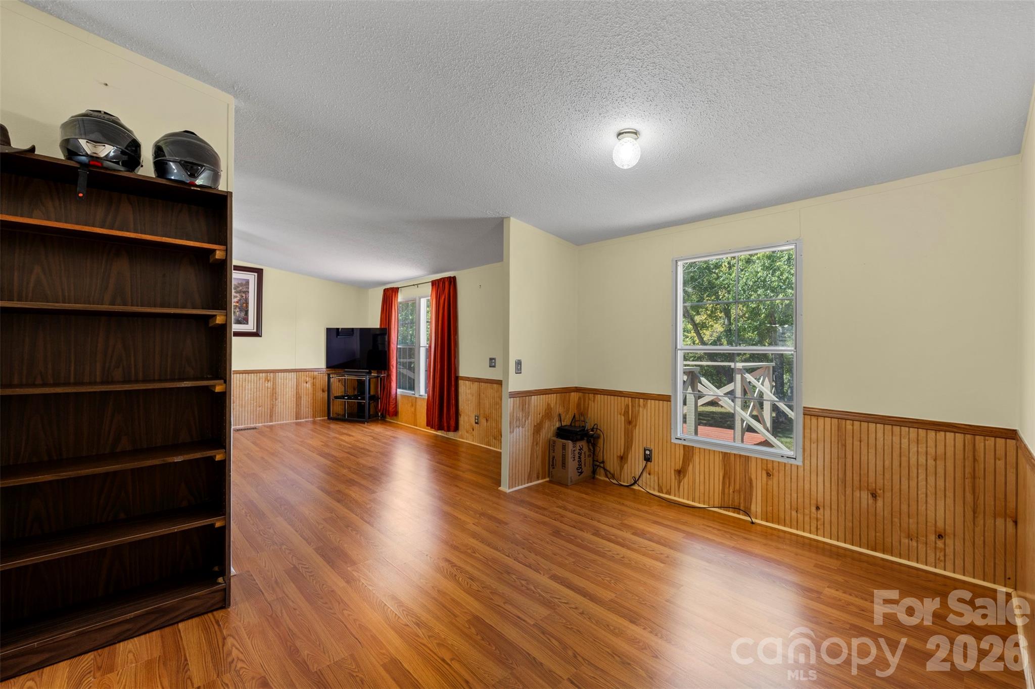2095 Wildwood Drive — Hickory