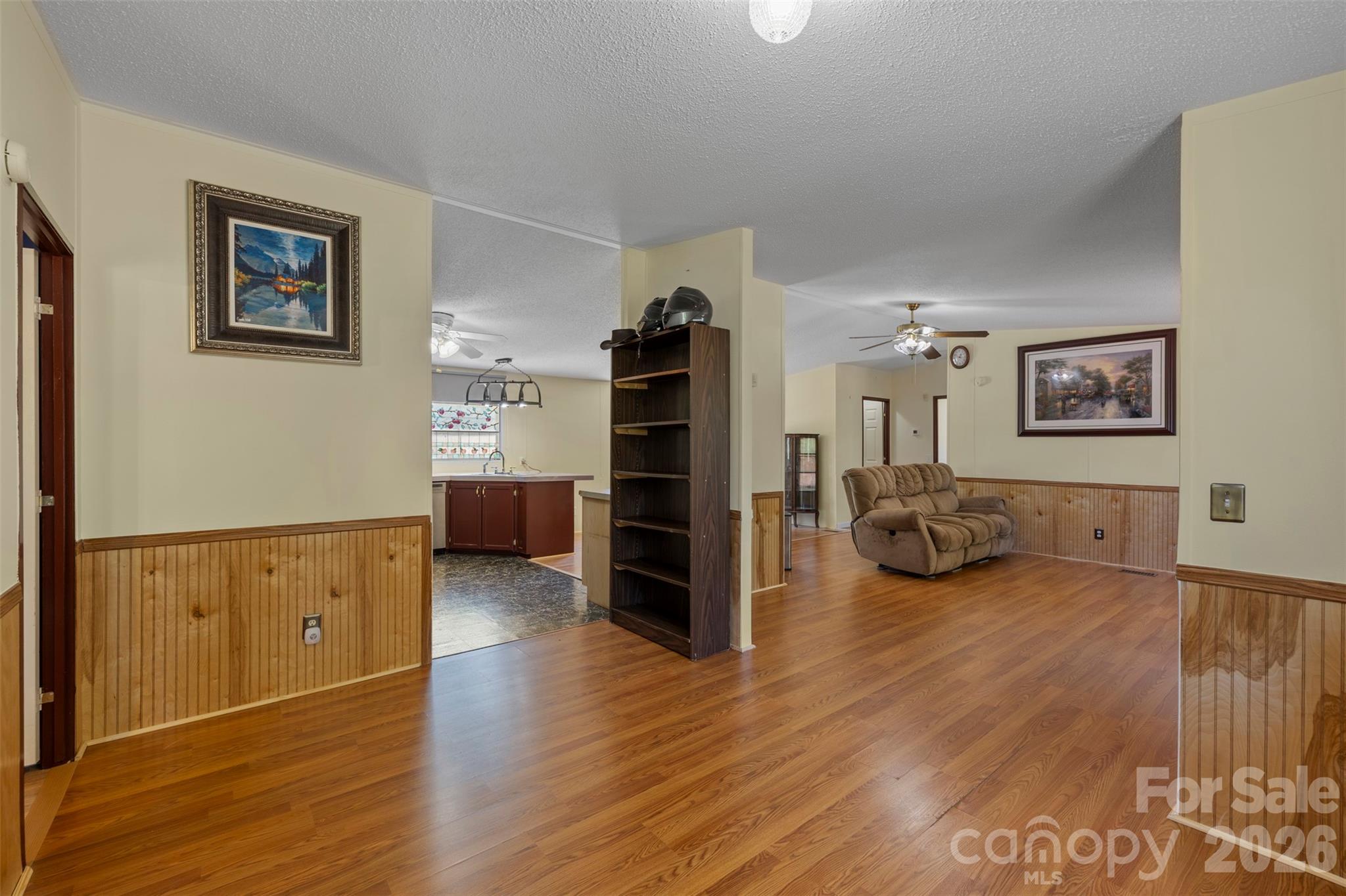 2095 Wildwood Drive — Hickory
