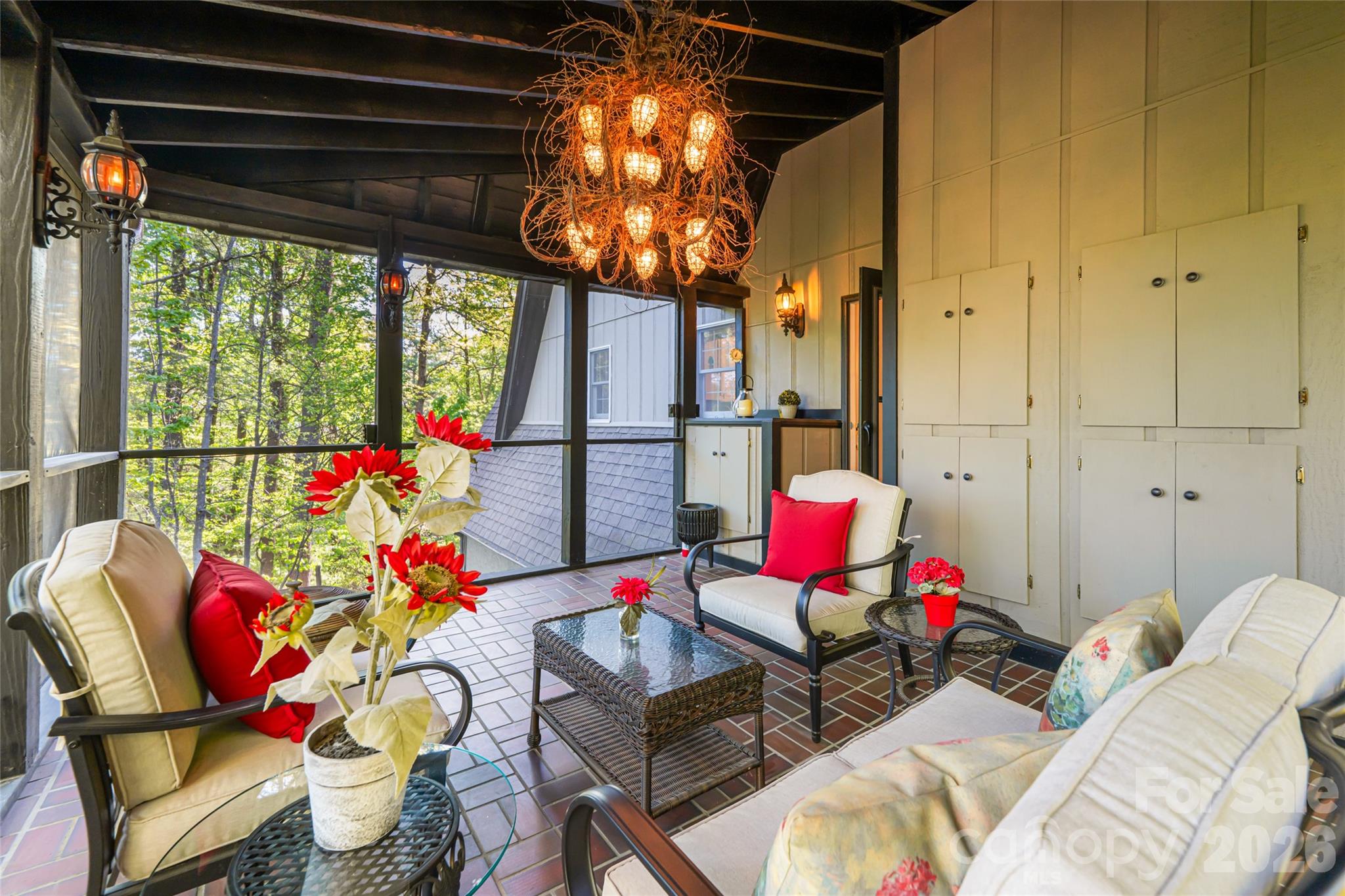 7 Cooper Cove S — Hendersonville