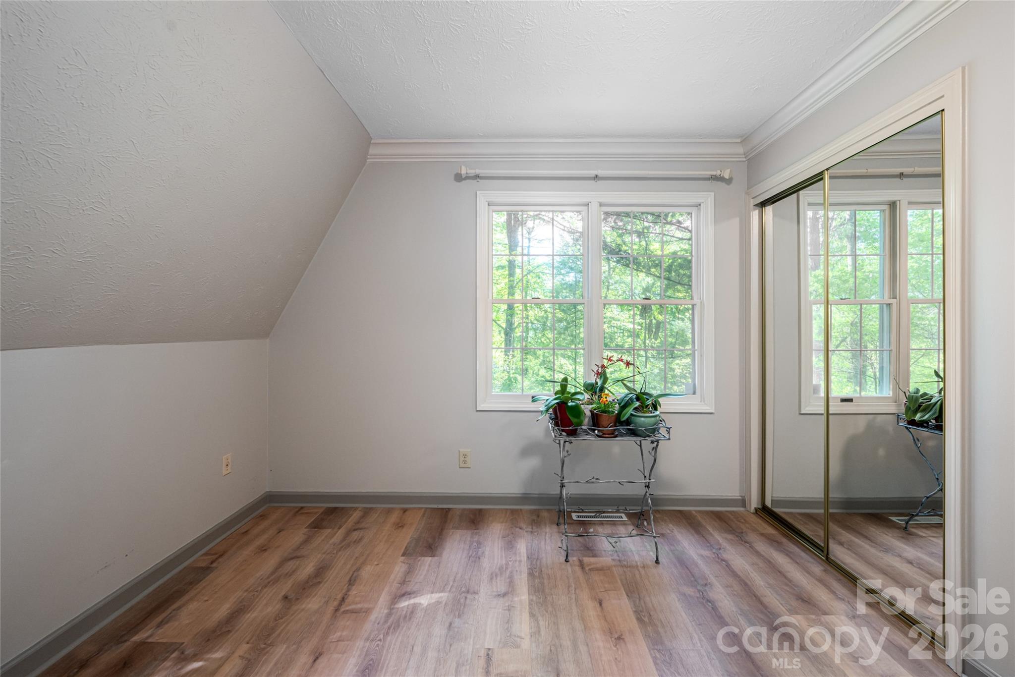 7 Cooper Cove S — Hendersonville