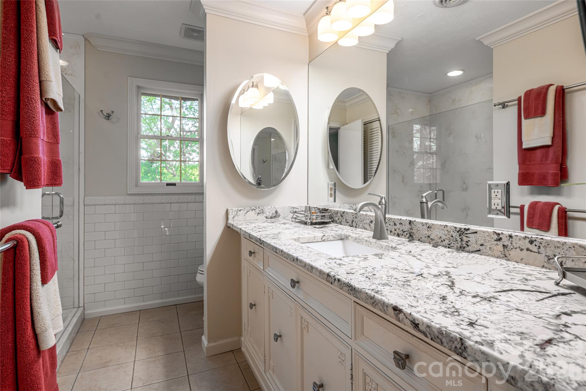 7 Cooper Cove S — Hendersonville