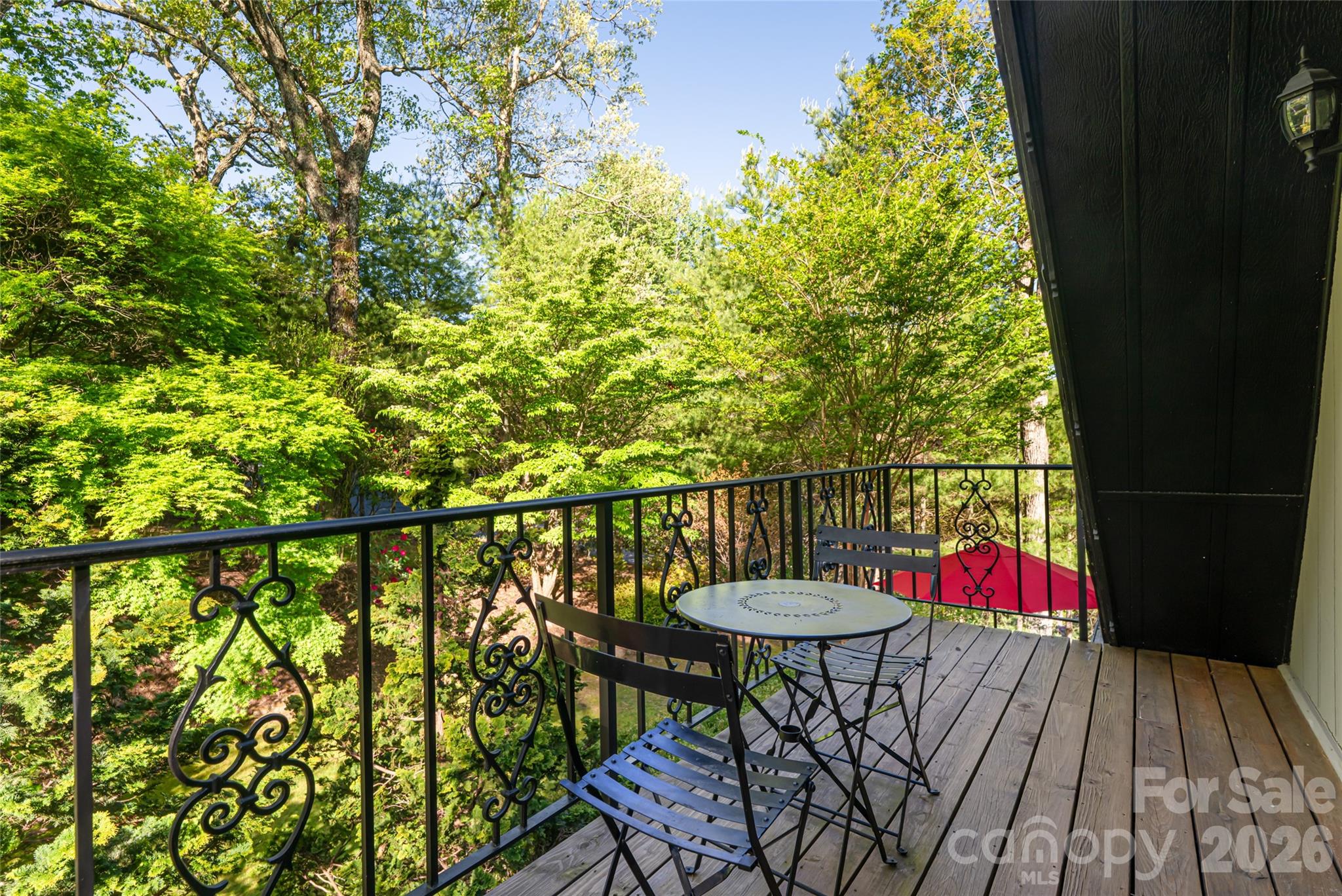 7 Cooper Cove S — Hendersonville