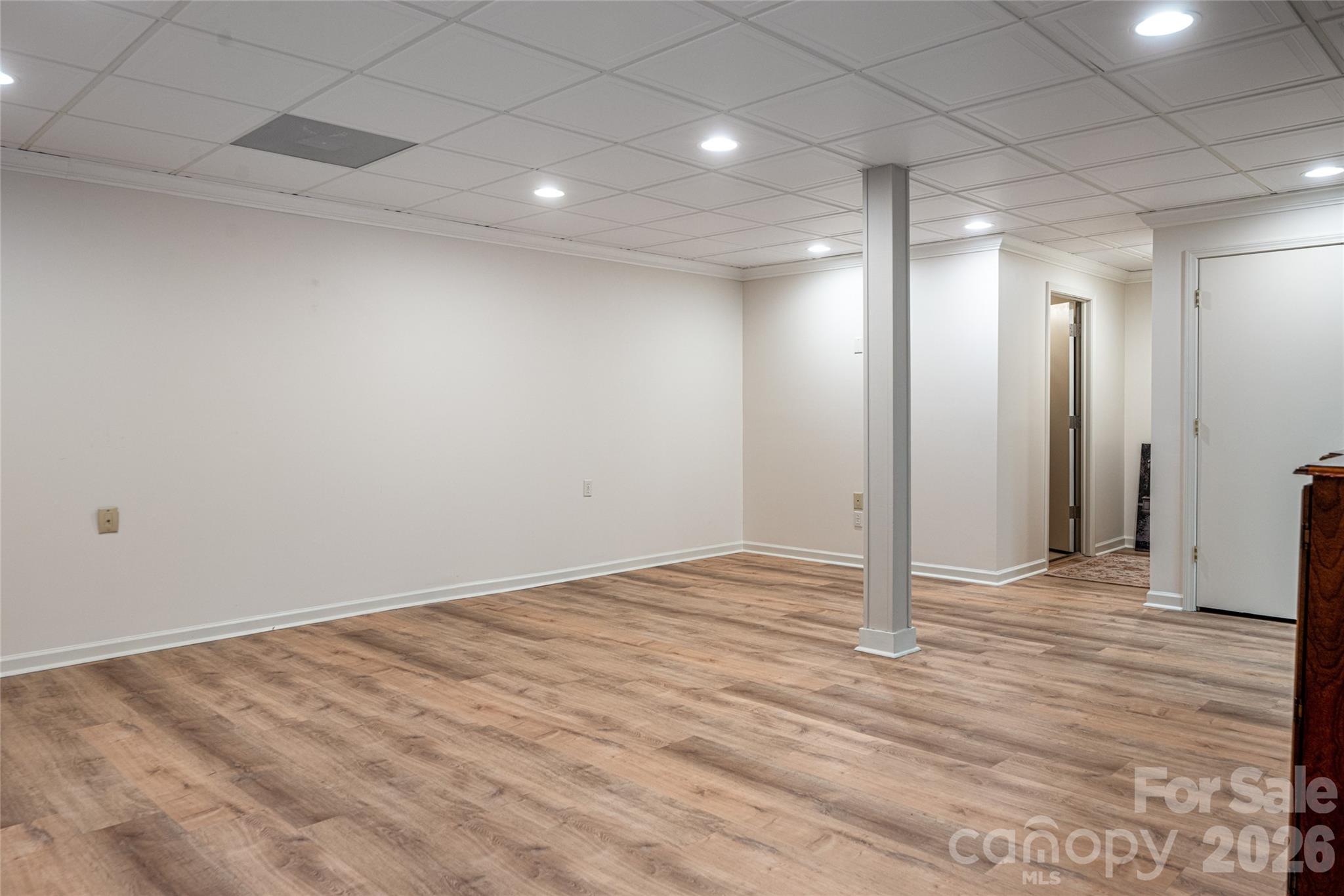 7 Cooper Cove S — Hendersonville