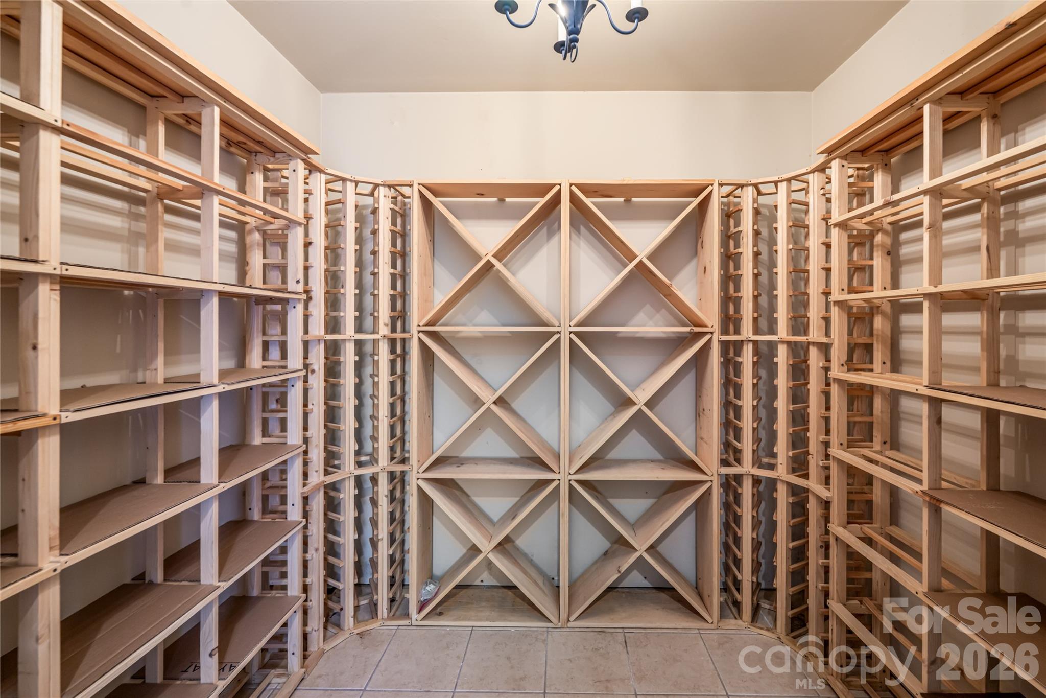 7 Cooper Cove S — Hendersonville