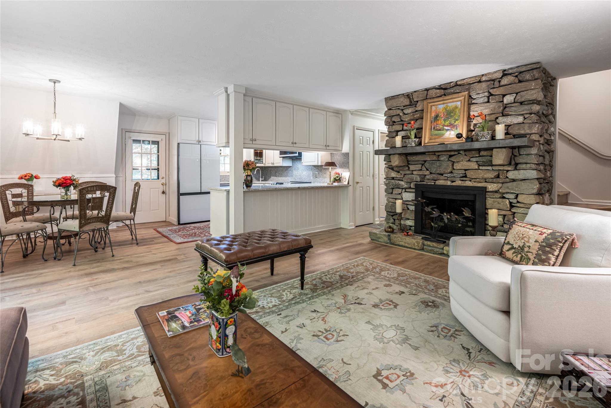 7 Cooper Cove S — Hendersonville