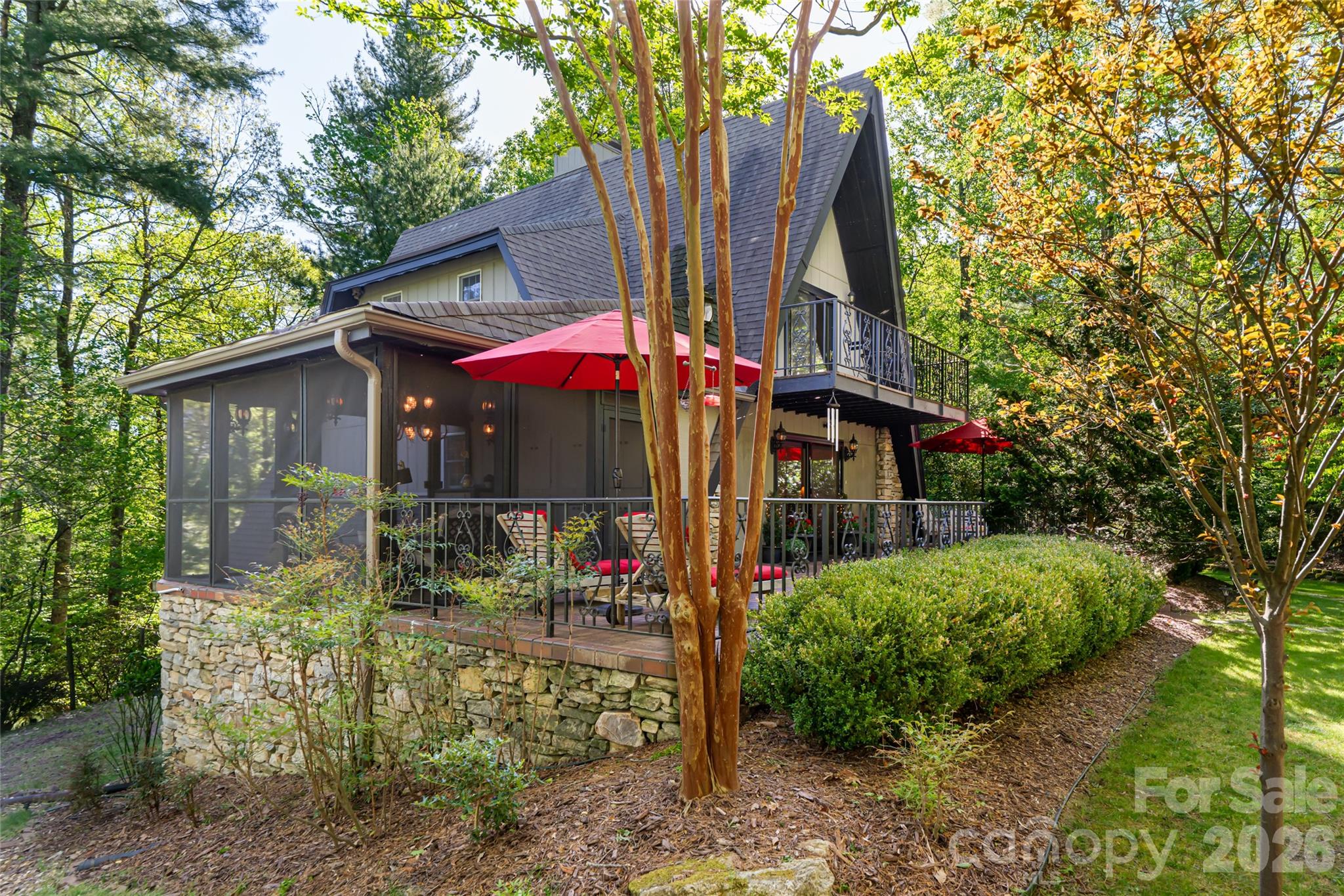 7 Cooper Cove S — Hendersonville