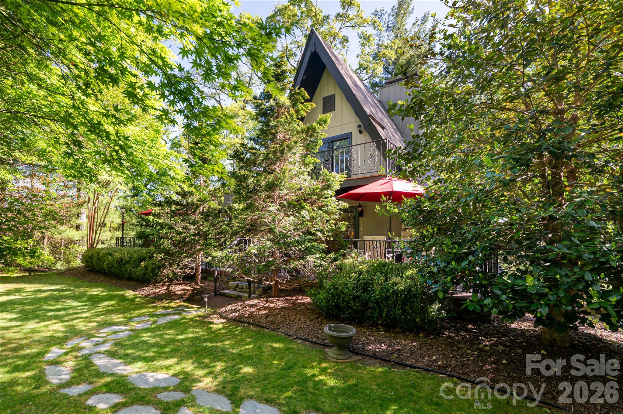 7 Cooper Cove S — Hendersonville