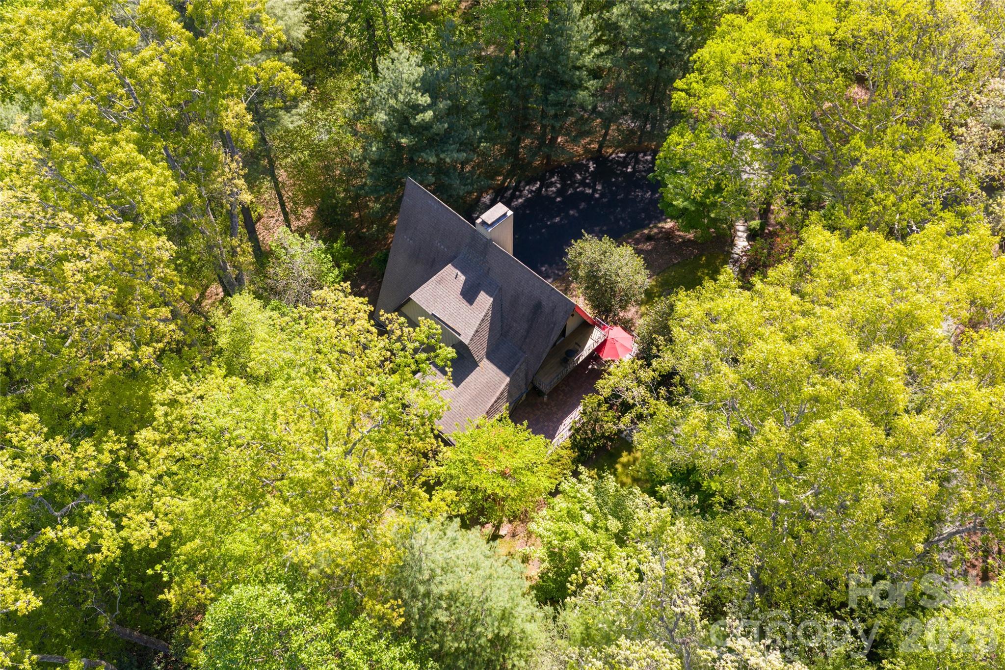7 Cooper Cove S — Hendersonville