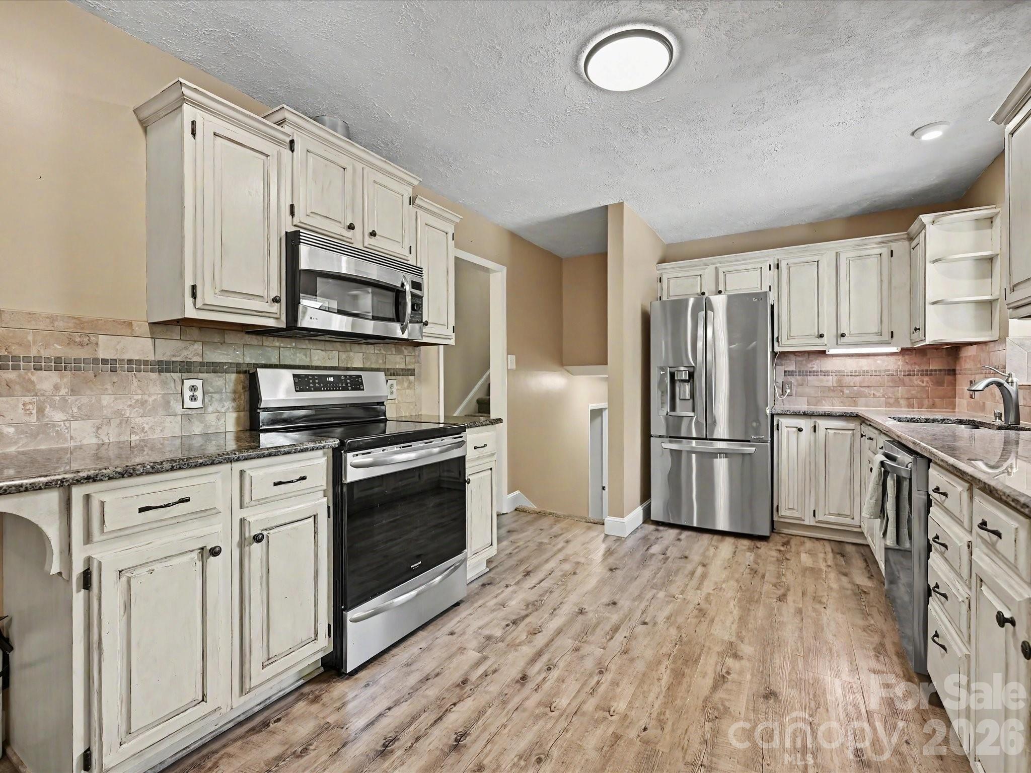 7117 Rock Island Road — Charlotte
