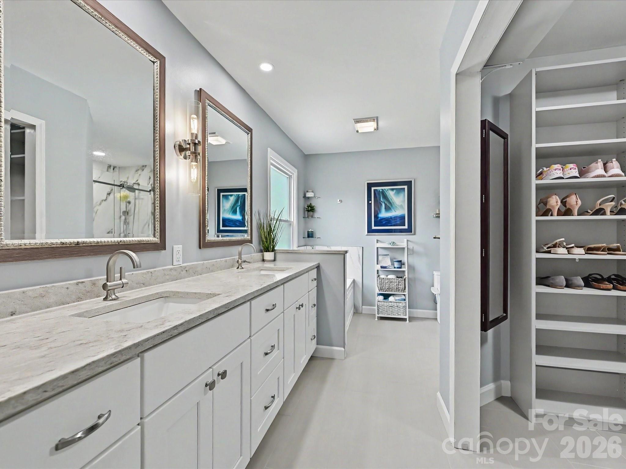7117 Rock Island Road — Charlotte