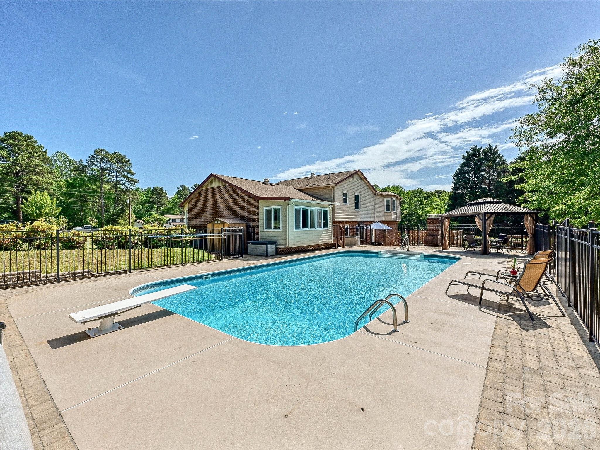 7117 Rock Island Road — Charlotte