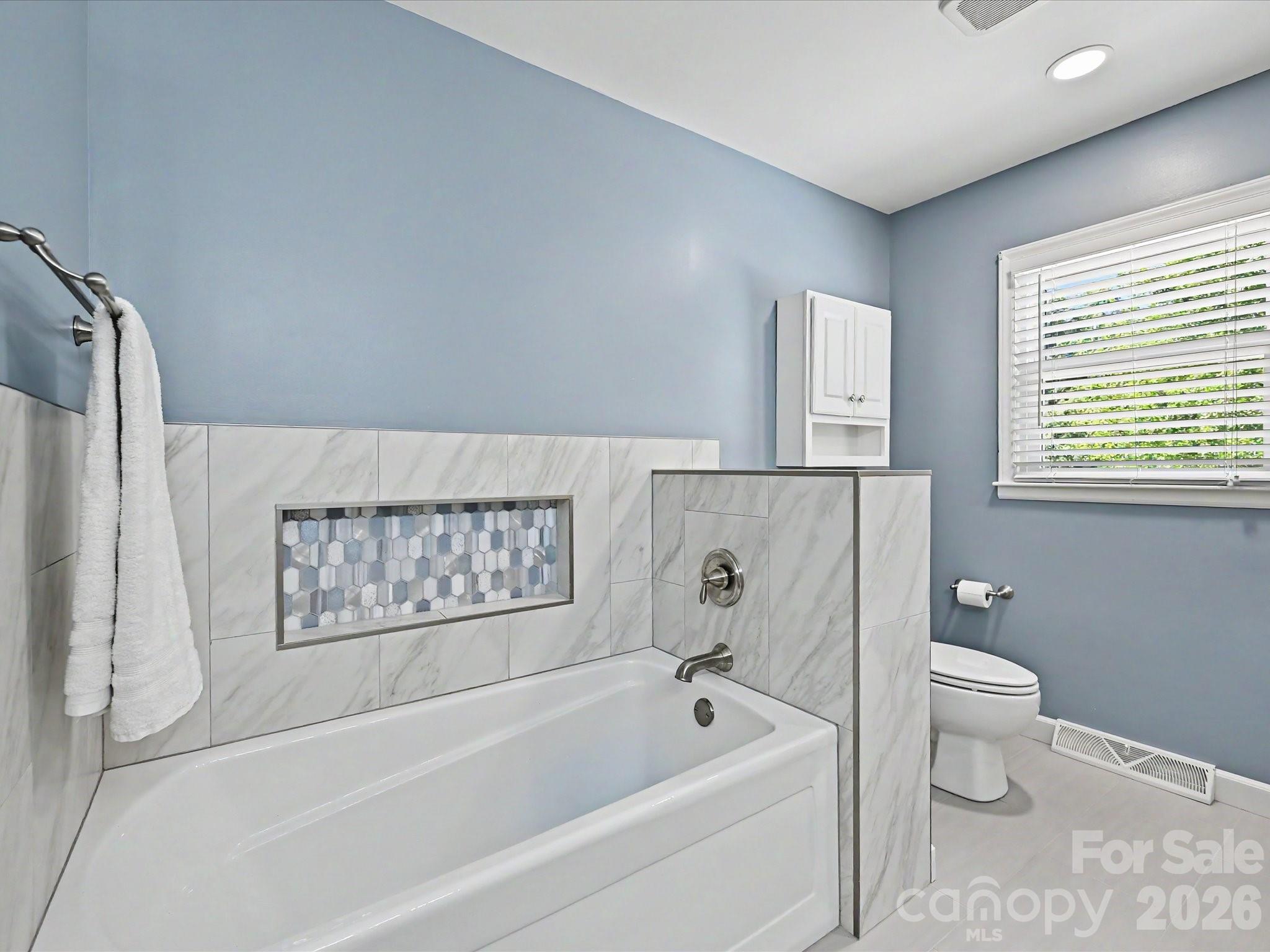 7117 Rock Island Road — Charlotte