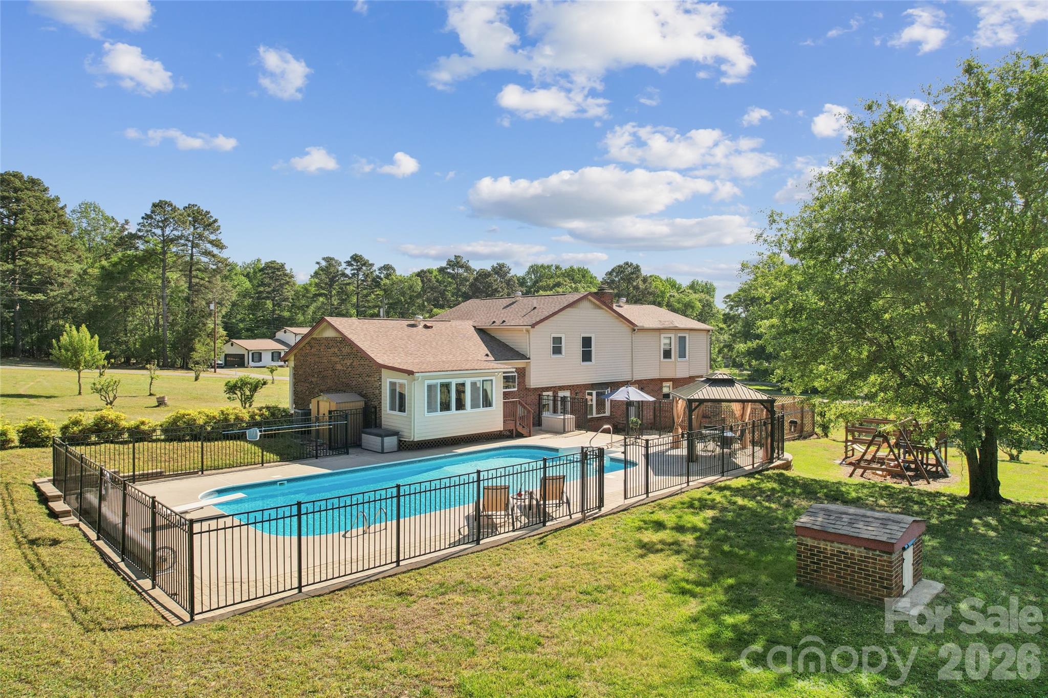 7117 Rock Island Road — Charlotte