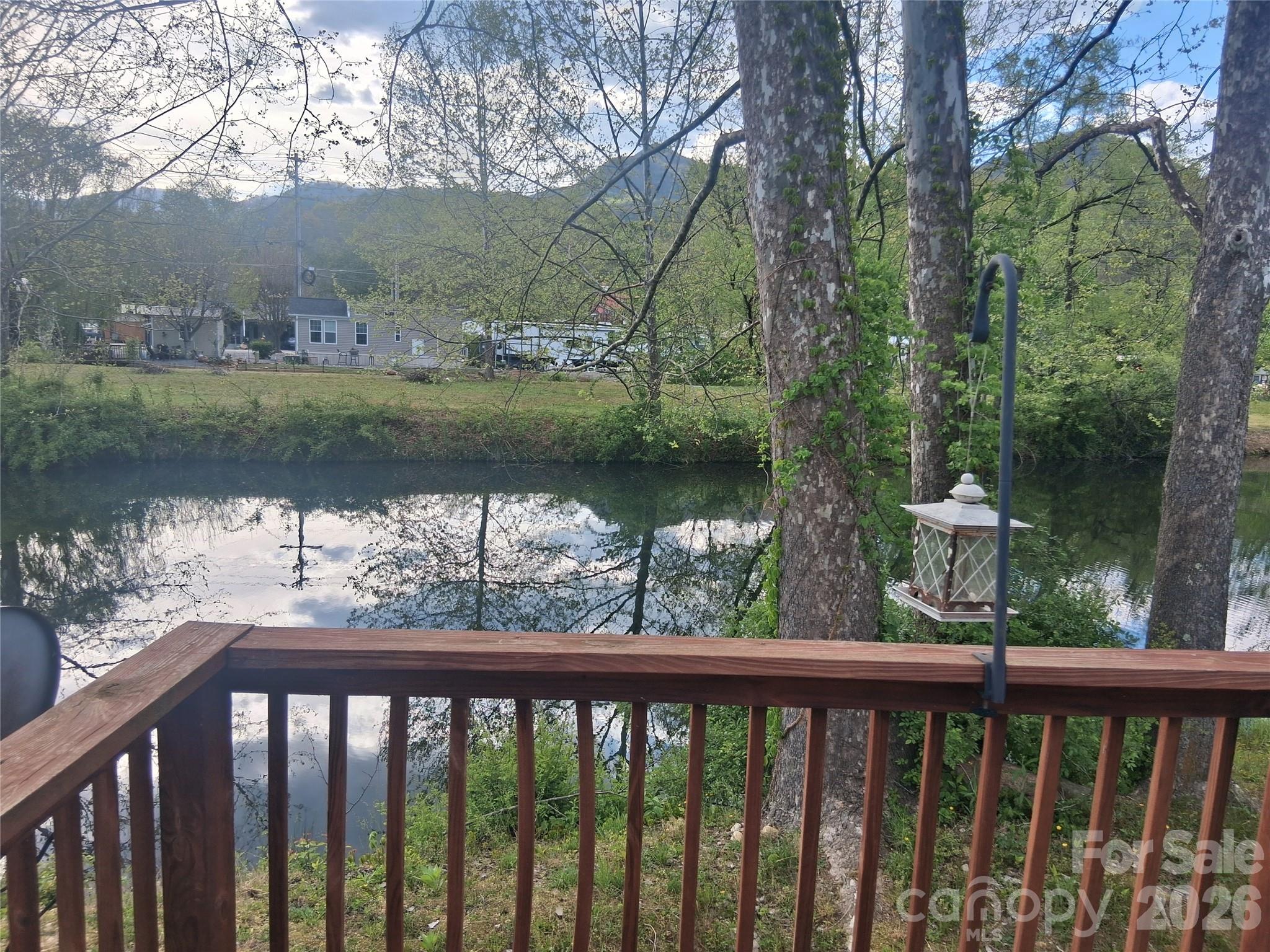 124 Pike Point — Waynesville