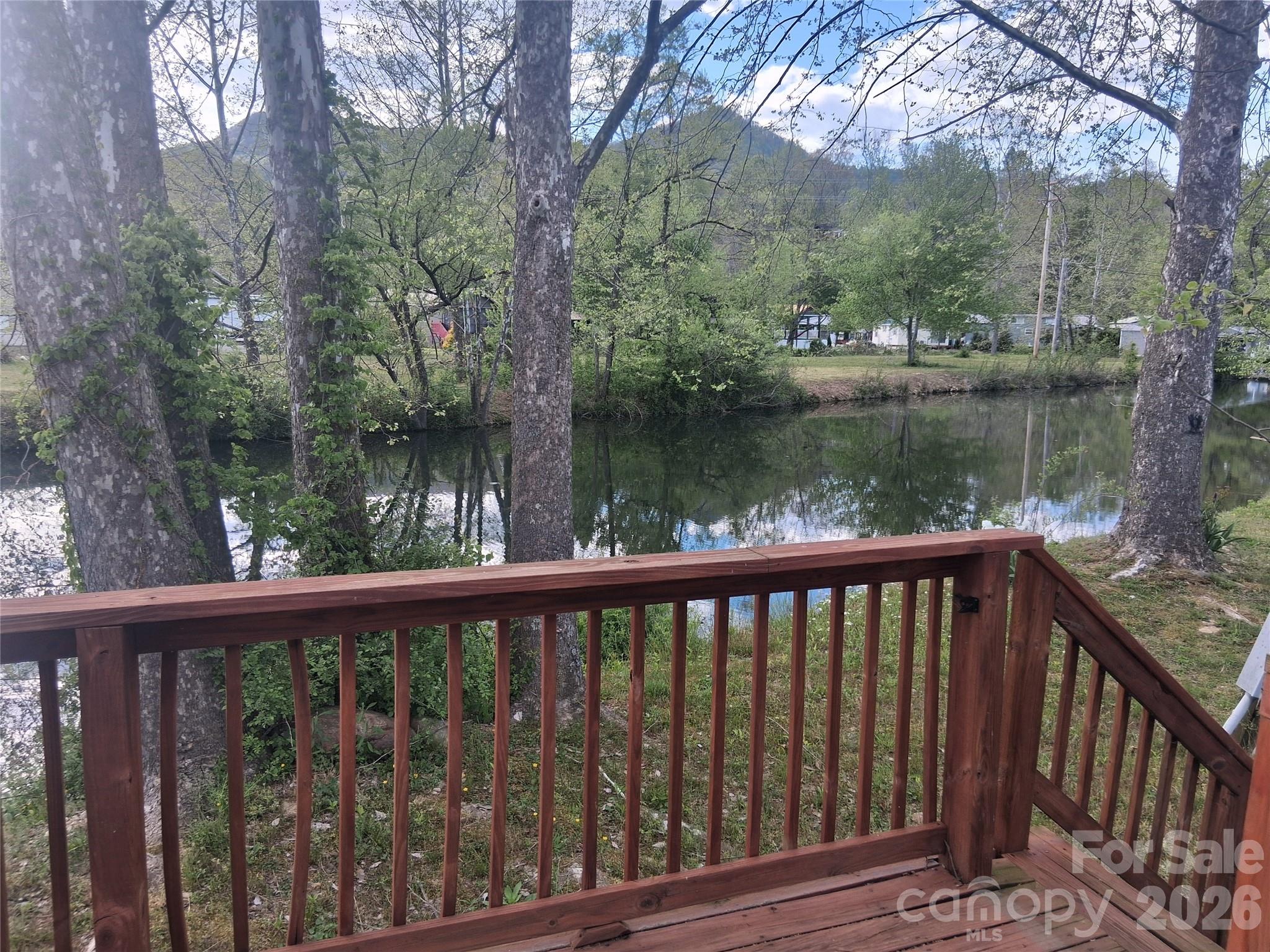 124 Pike Point — Waynesville