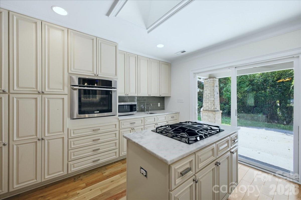 813 Walnut Avenue — Charlotte
