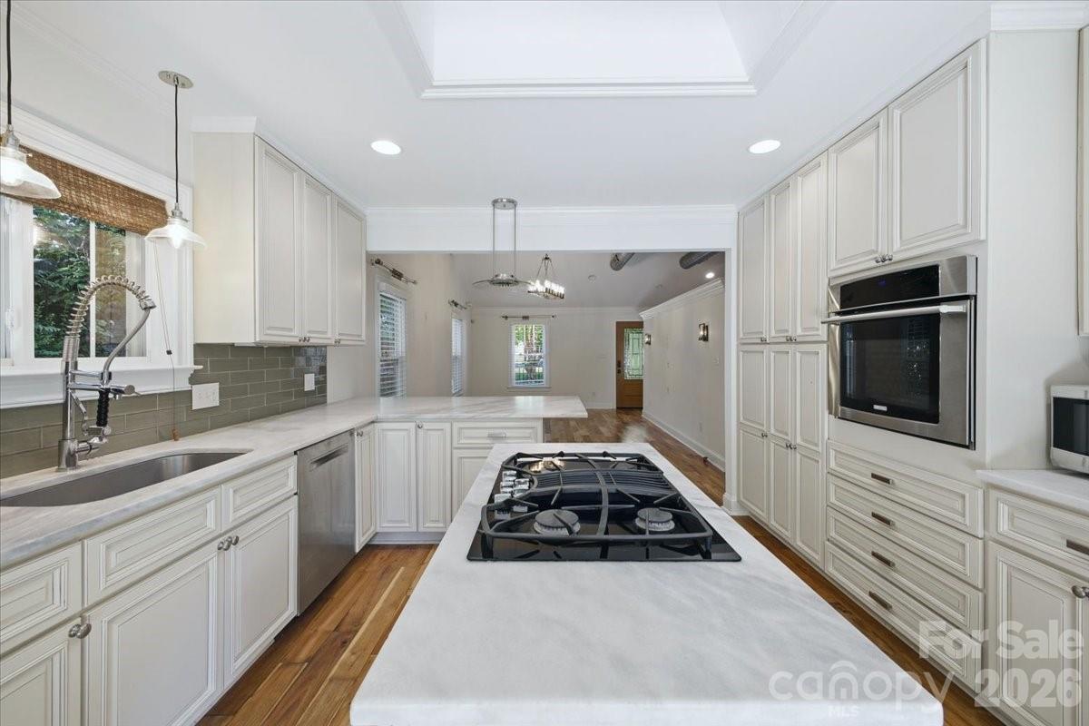 813 Walnut Avenue — Charlotte