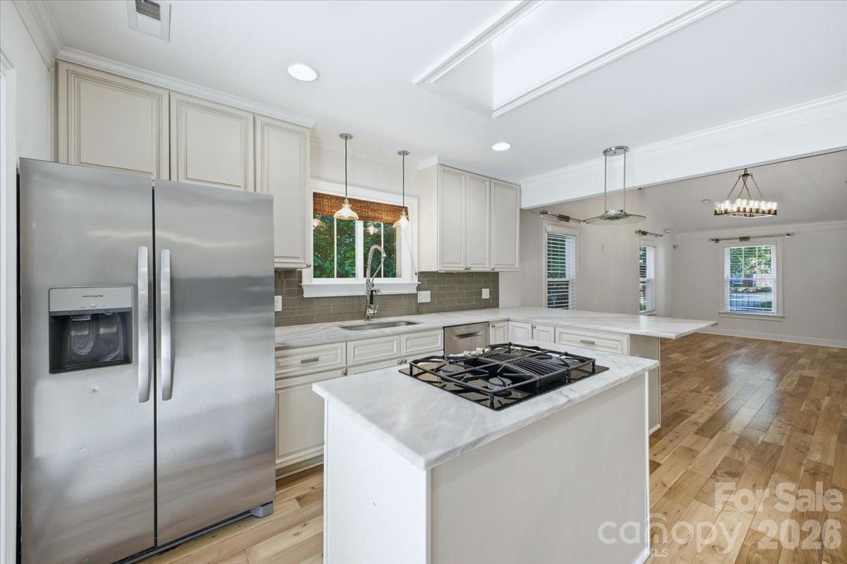813 Walnut Avenue — Charlotte