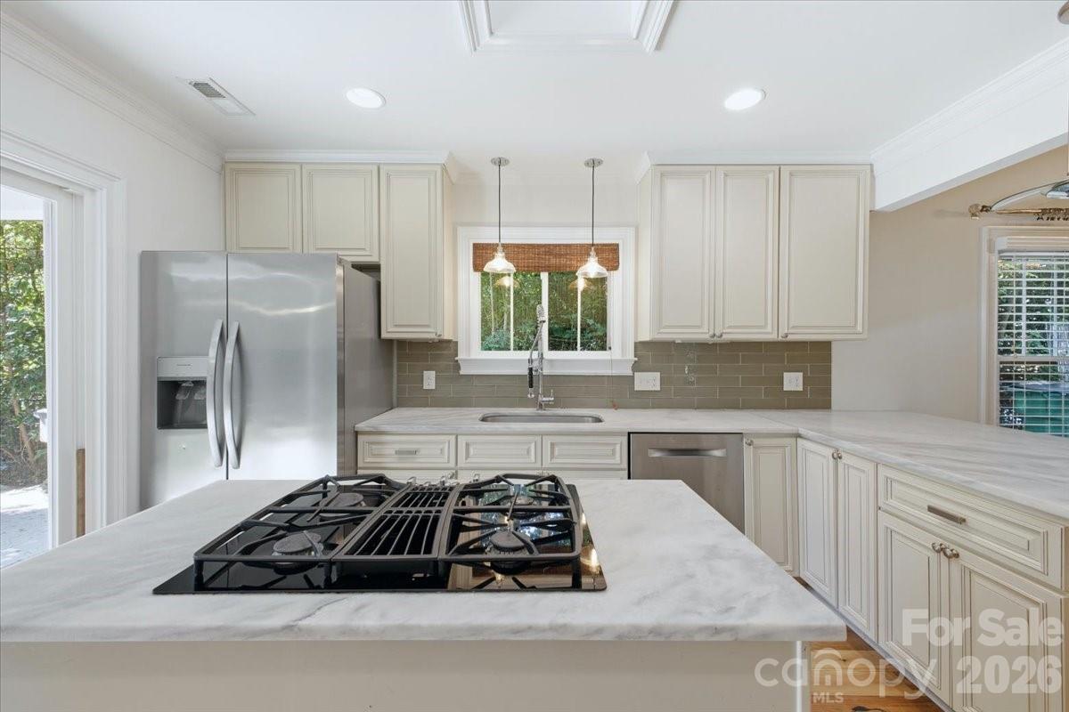 813 Walnut Avenue — Charlotte