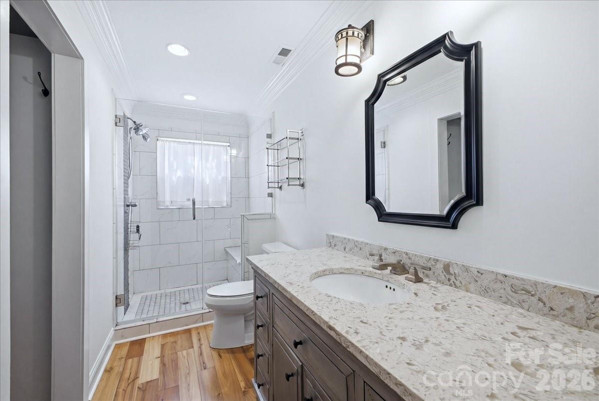 813 Walnut Avenue — Charlotte
