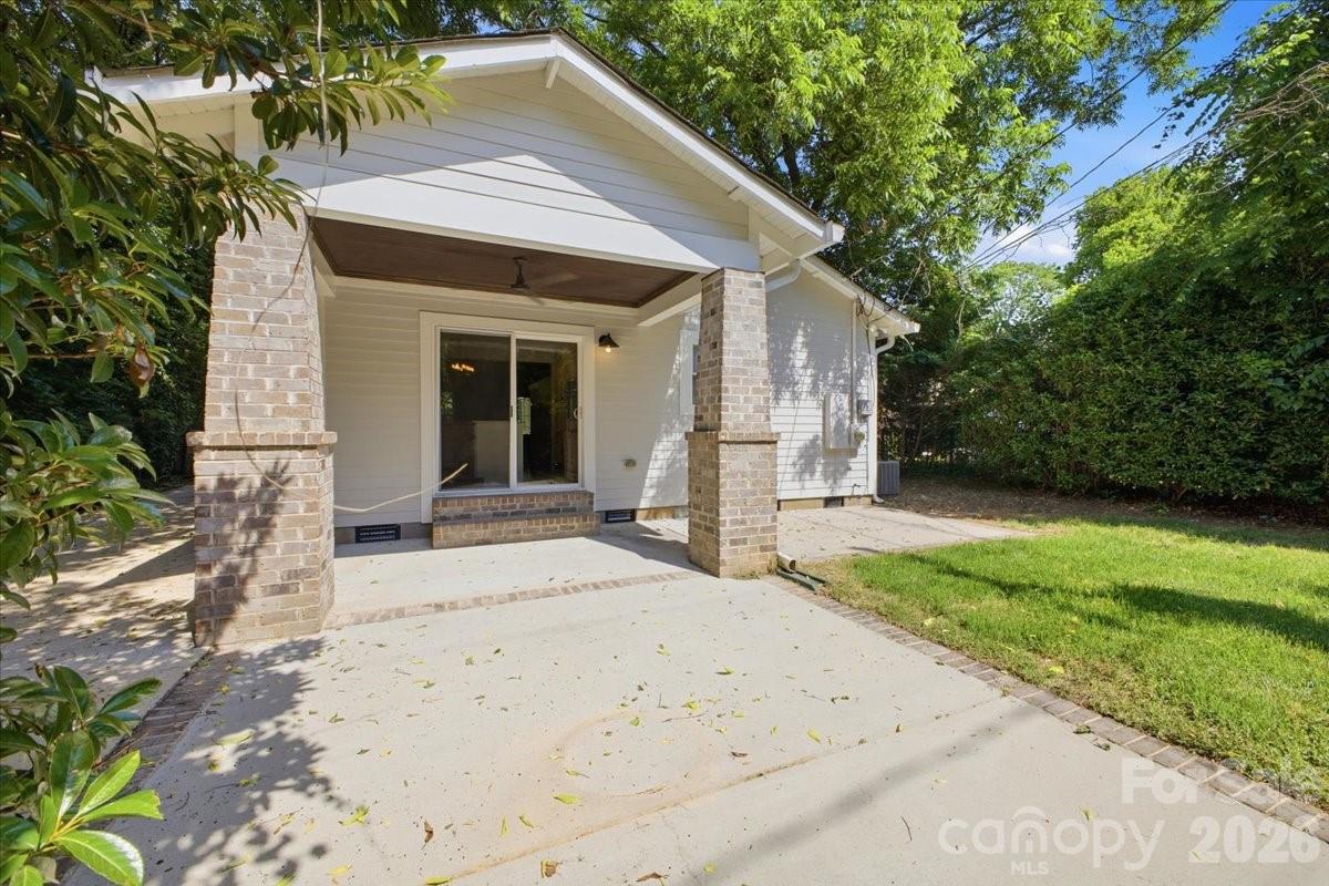 813 Walnut Avenue — Charlotte