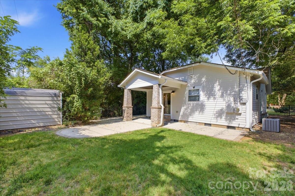 813 Walnut Avenue — Charlotte