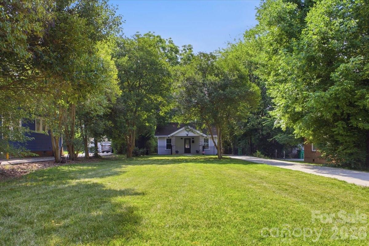 813 Walnut Avenue — Charlotte