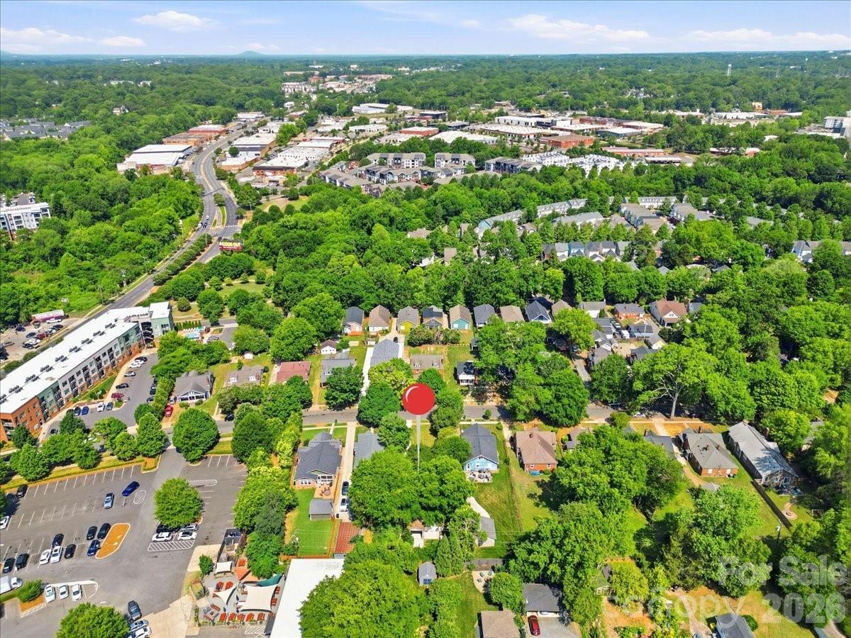 813 Walnut Avenue — Charlotte