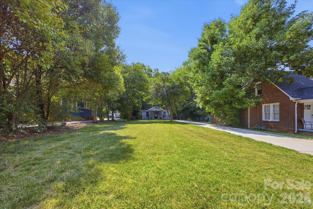 813 Walnut Avenue — Charlotte