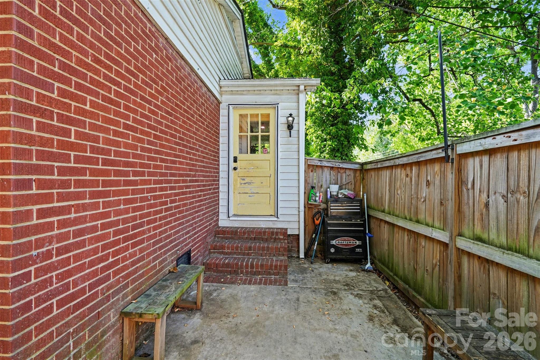 3942 Glenville Avenue — Charlotte