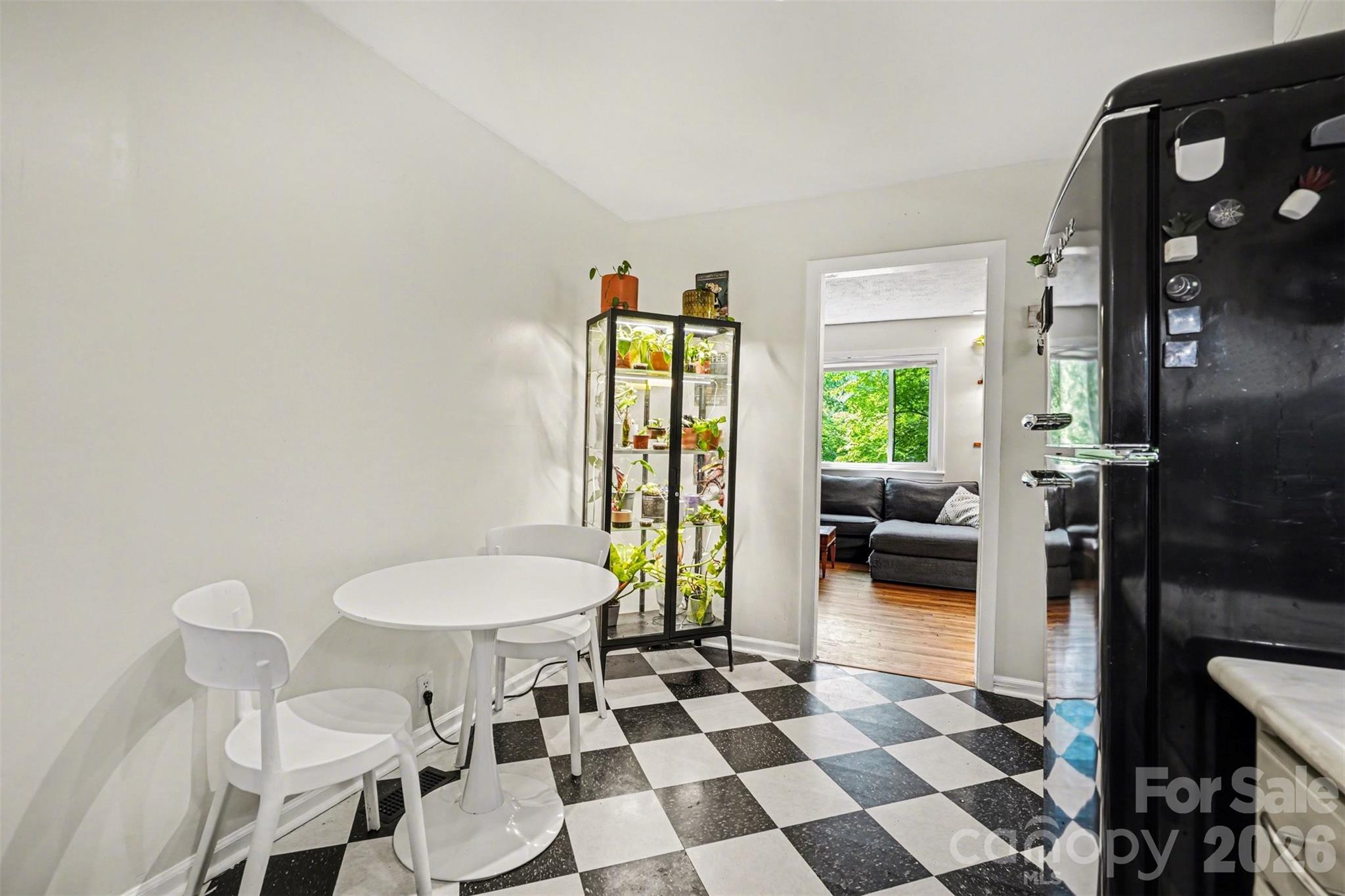 3942 Glenville Avenue — Charlotte