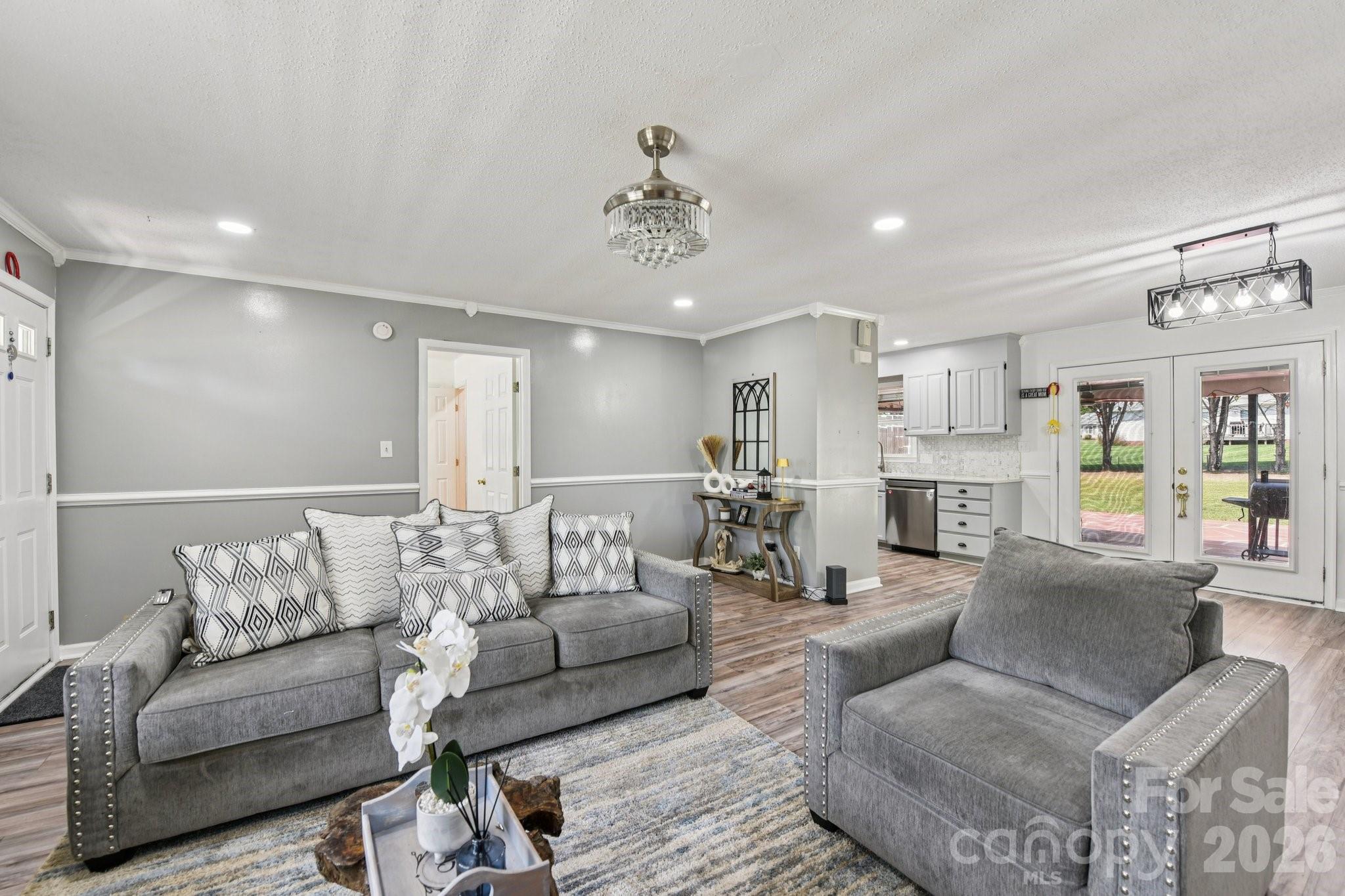 140 Clearview Road — Statesville