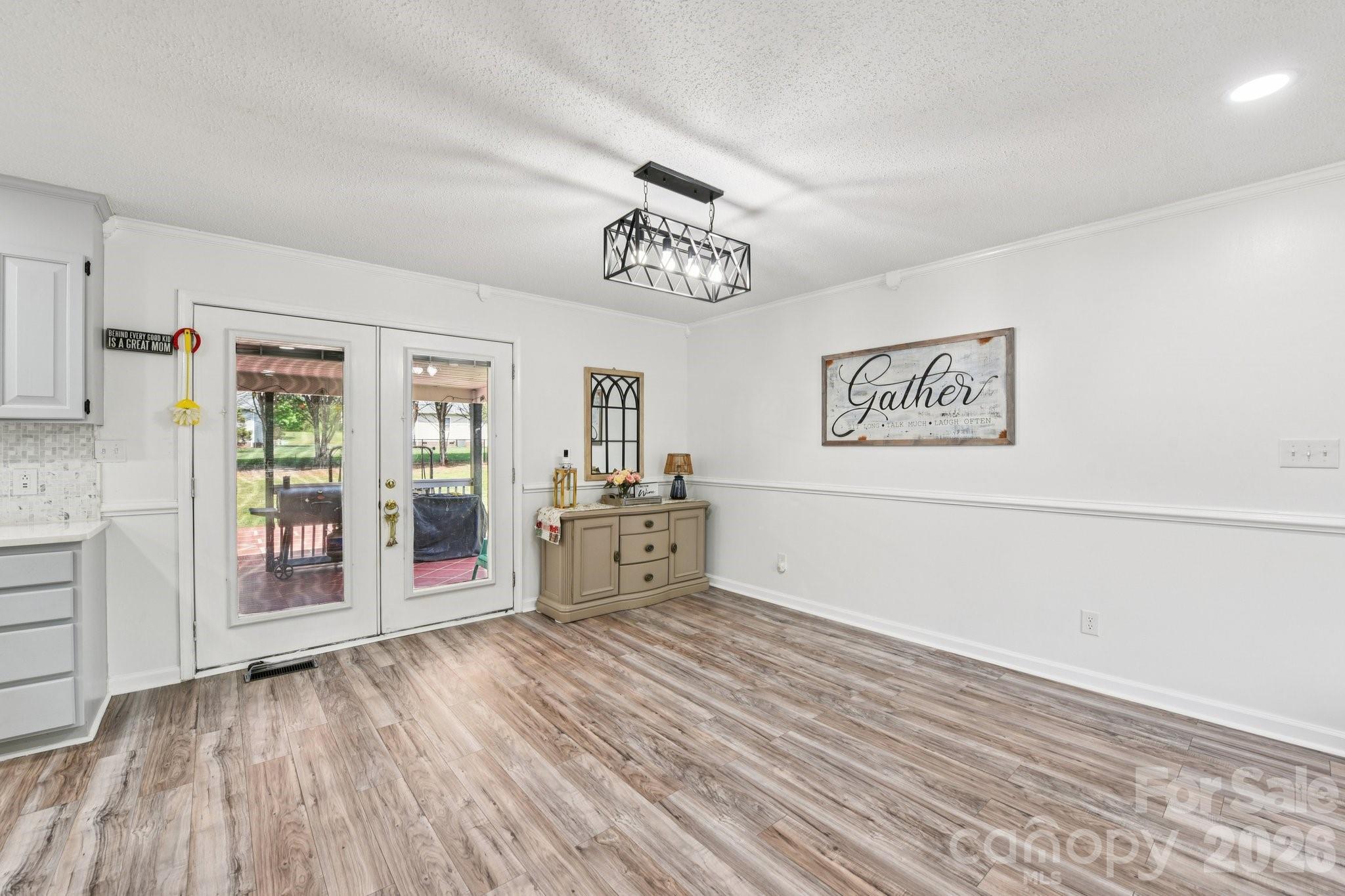 140 Clearview Road — Statesville