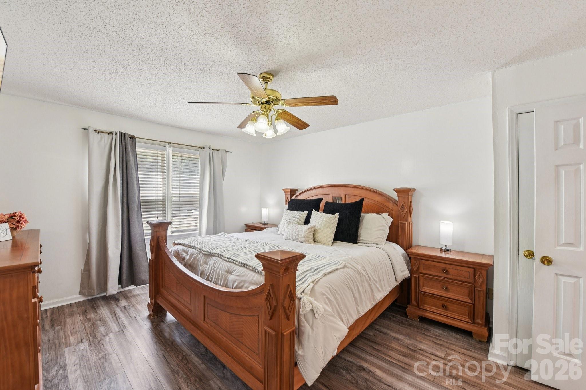 140 Clearview Road — Statesville