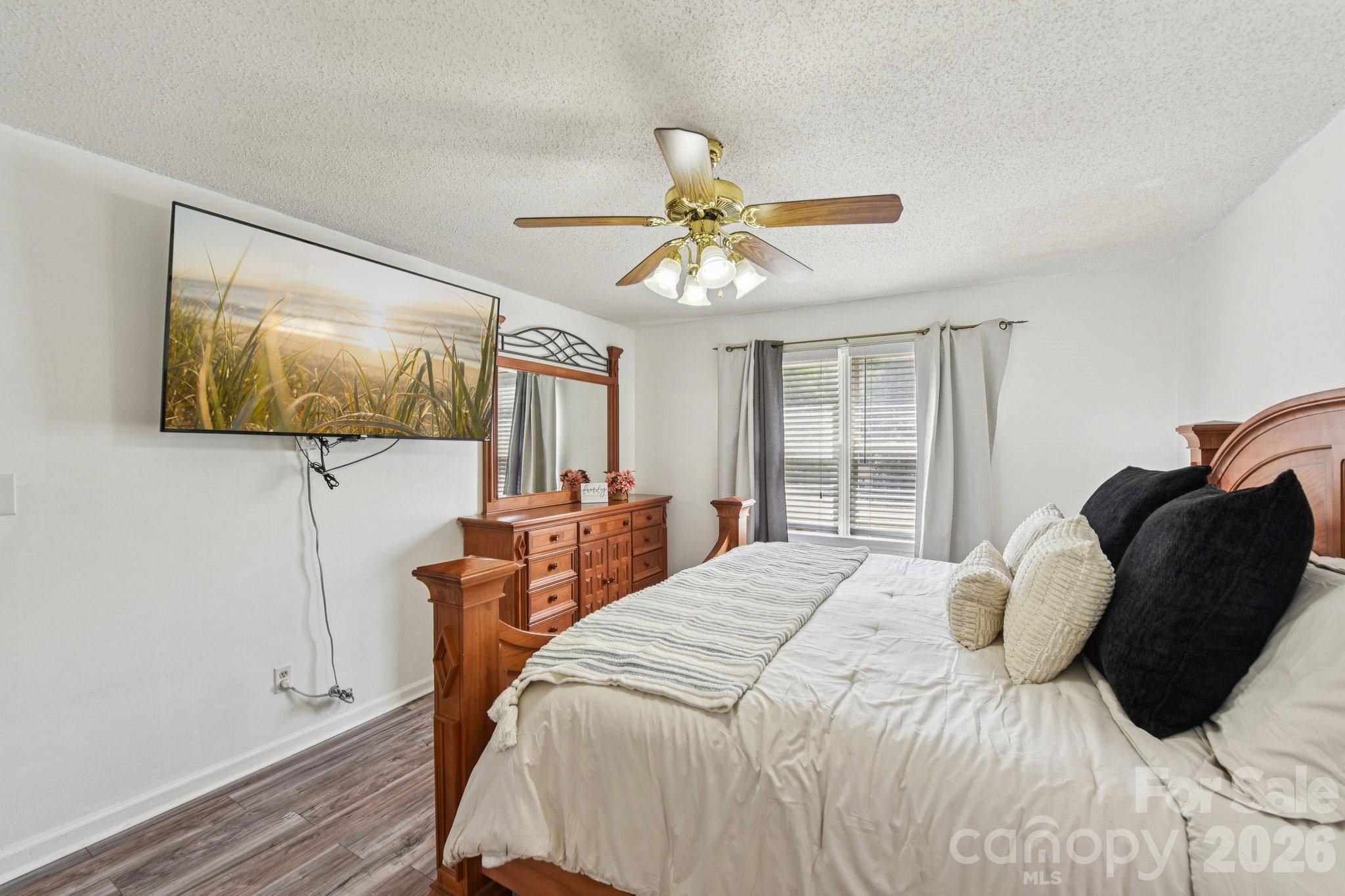 140 Clearview Road — Statesville