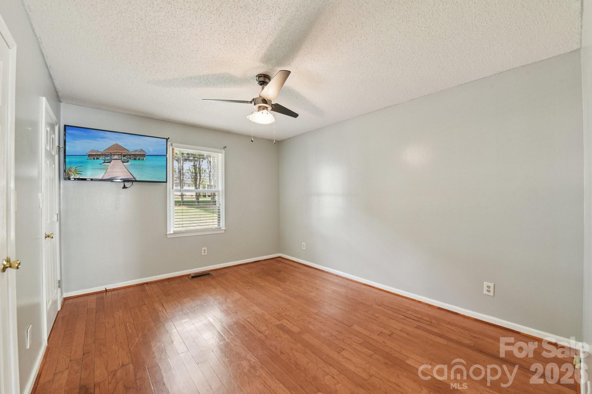 140 Clearview Road — Statesville