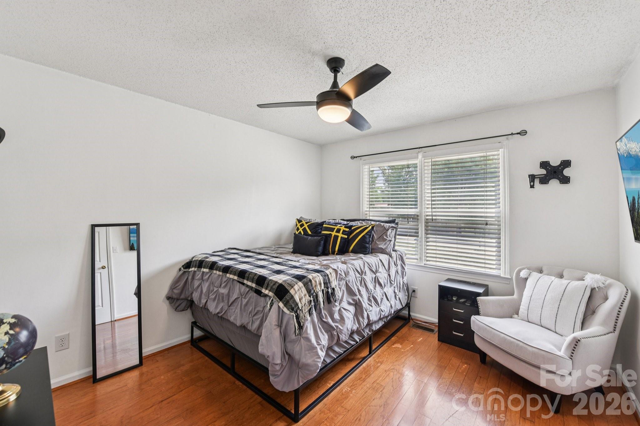 140 Clearview Road — Statesville