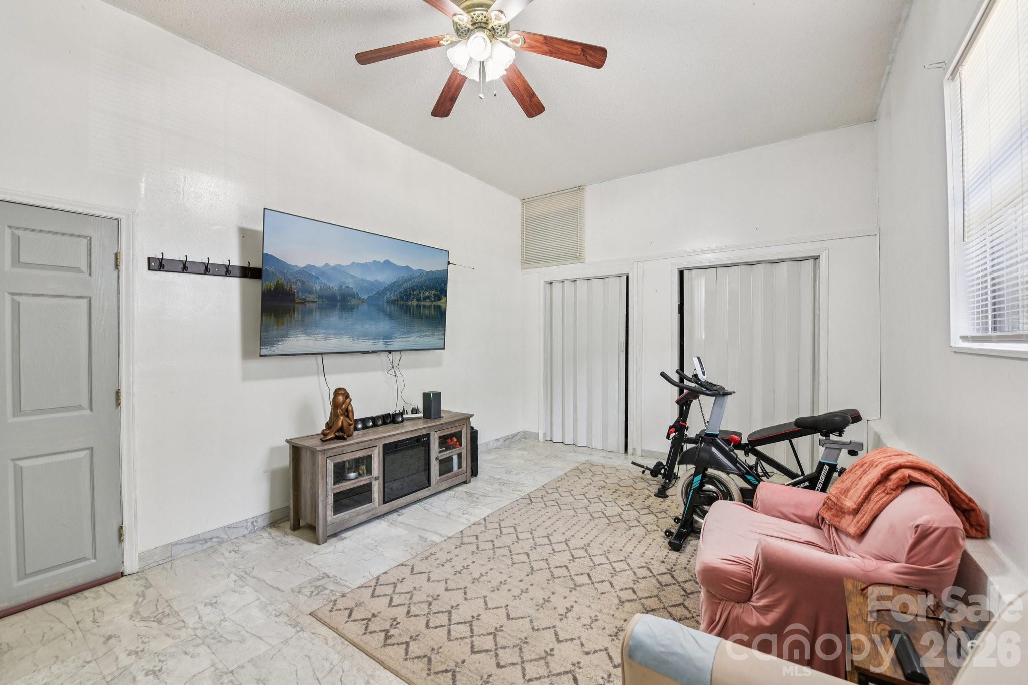 140 Clearview Road — Statesville