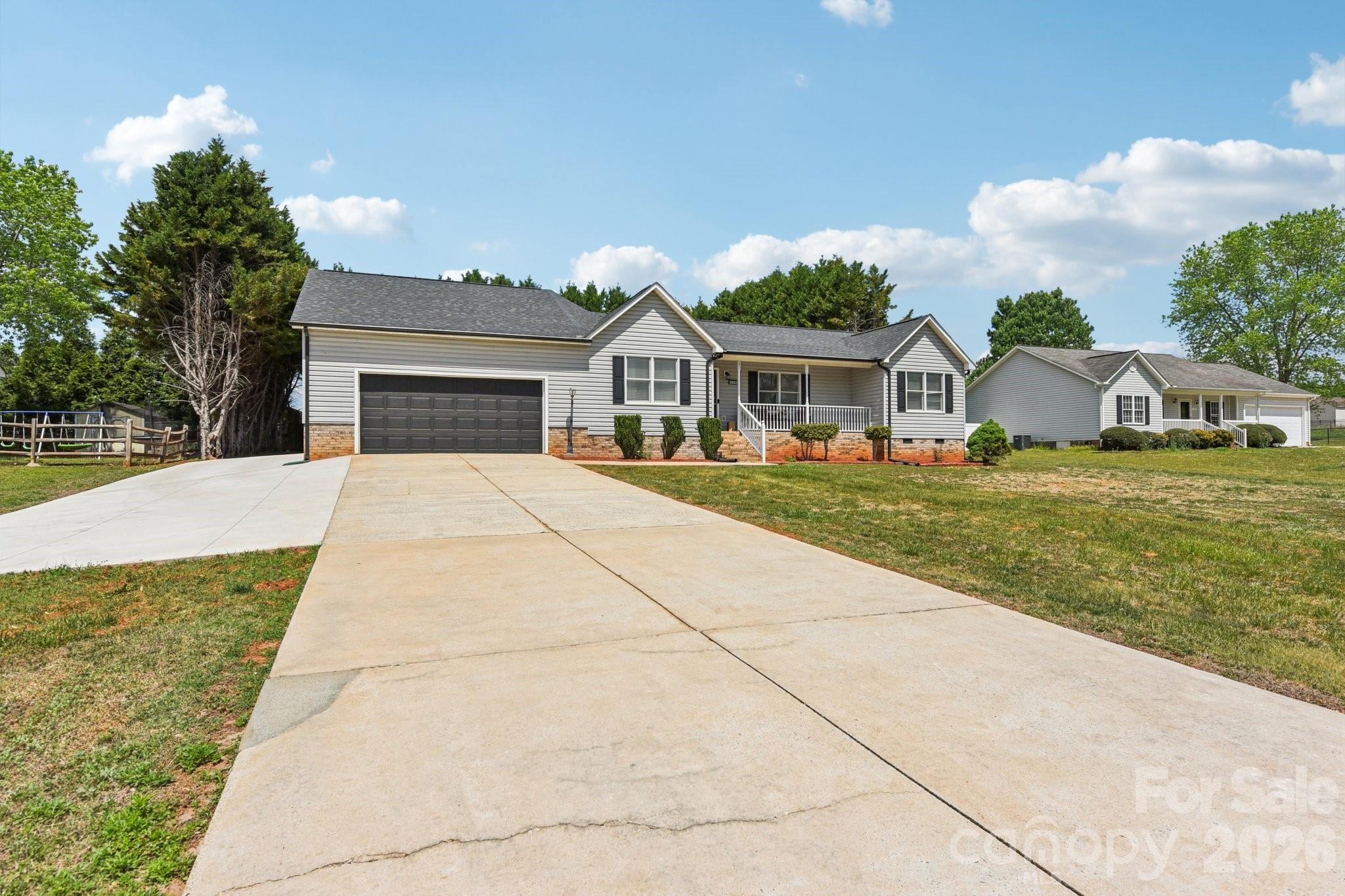 140 Clearview Road — Statesville