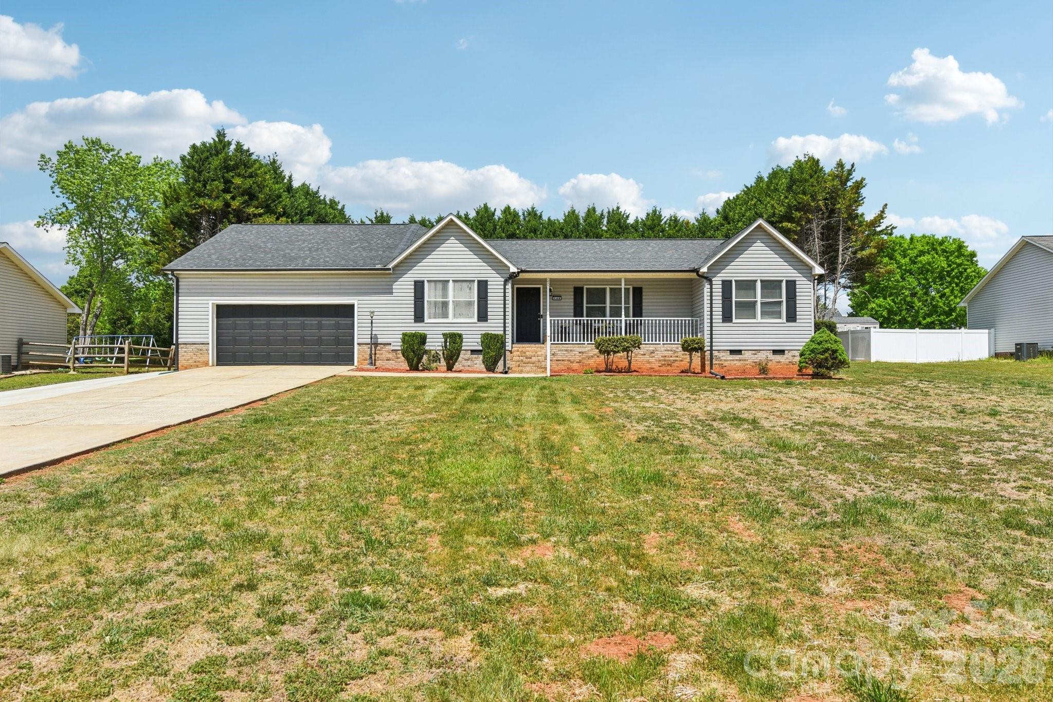 140 Clearview Road — Statesville