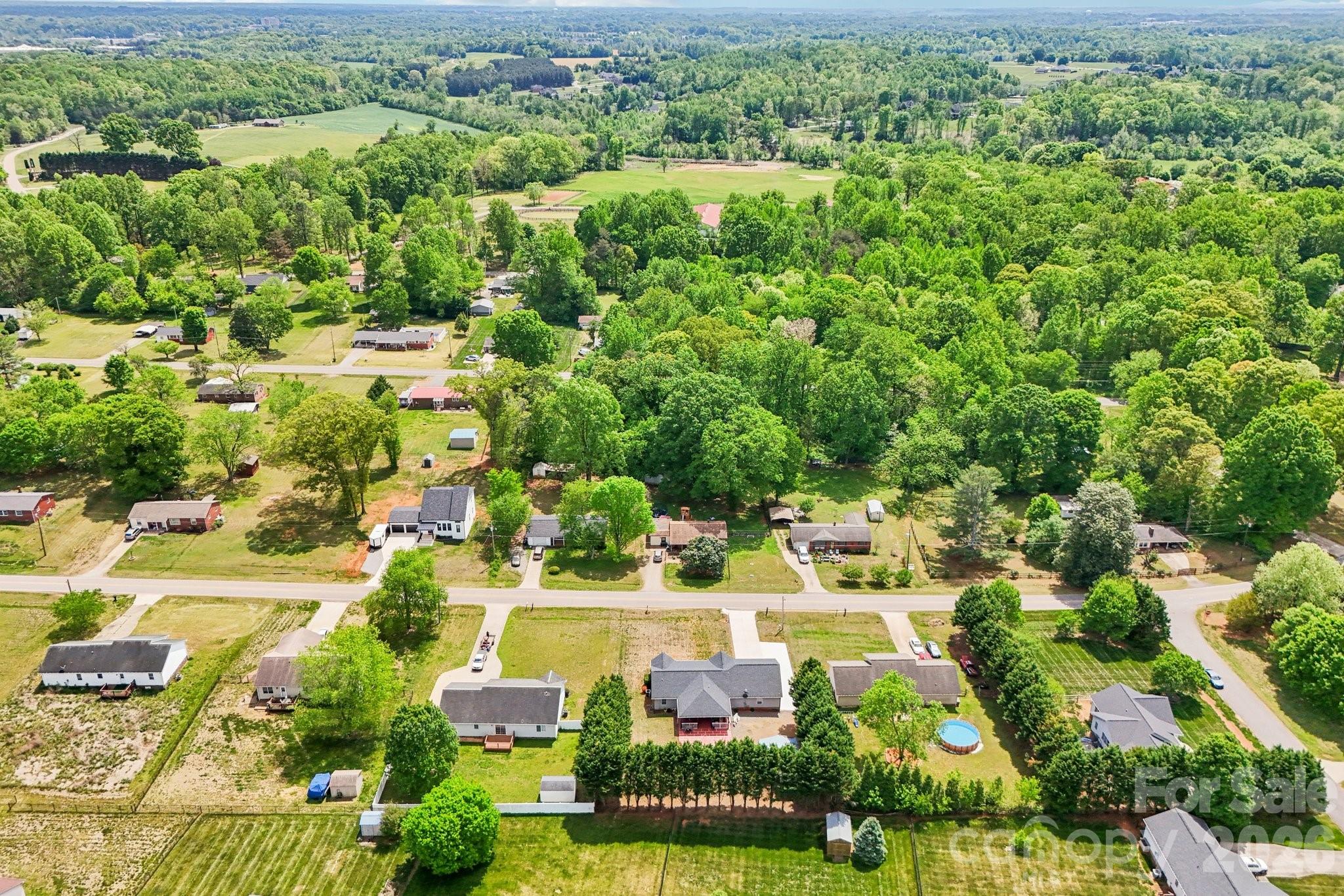 140 Clearview Road — Statesville