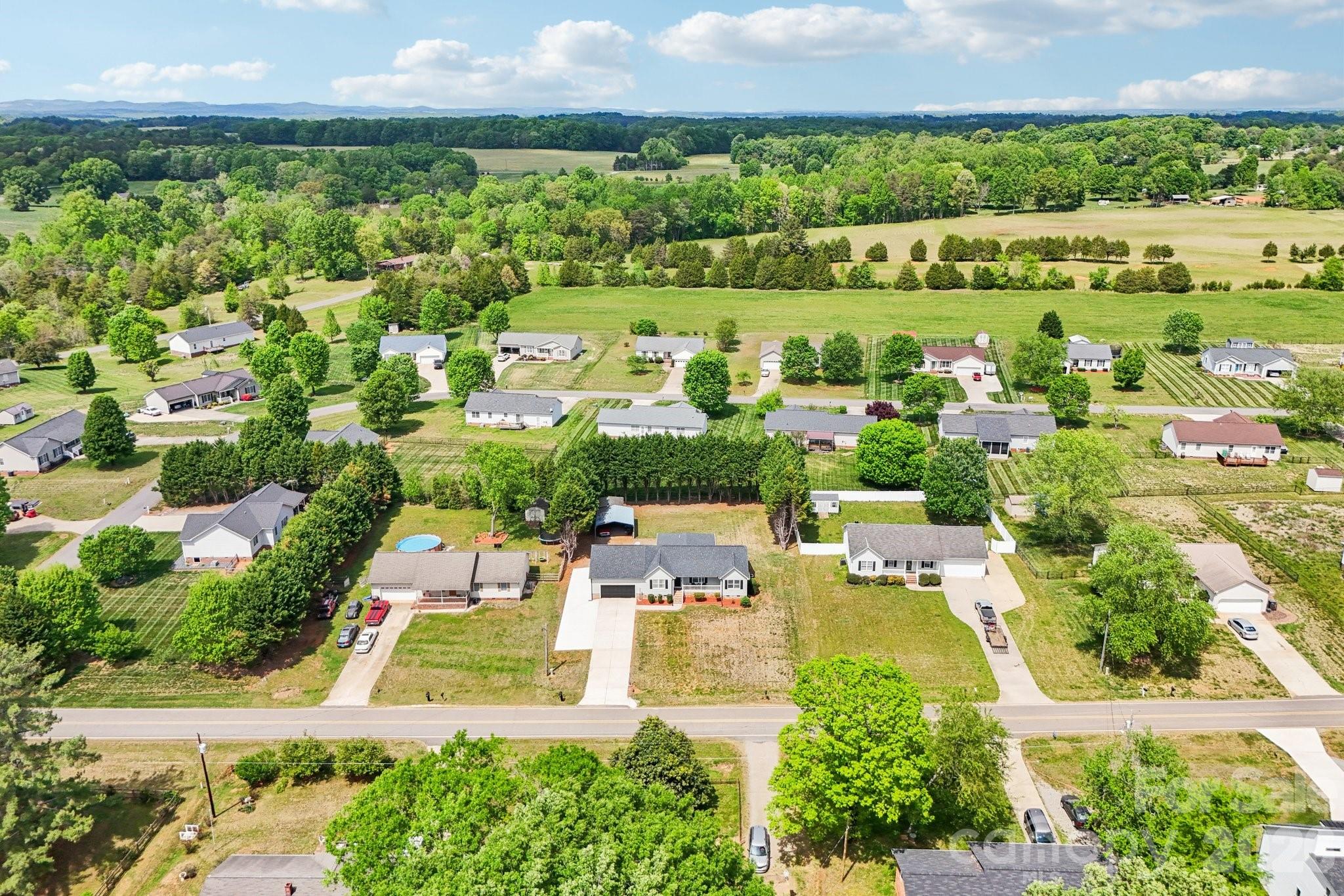 140 Clearview Road — Statesville