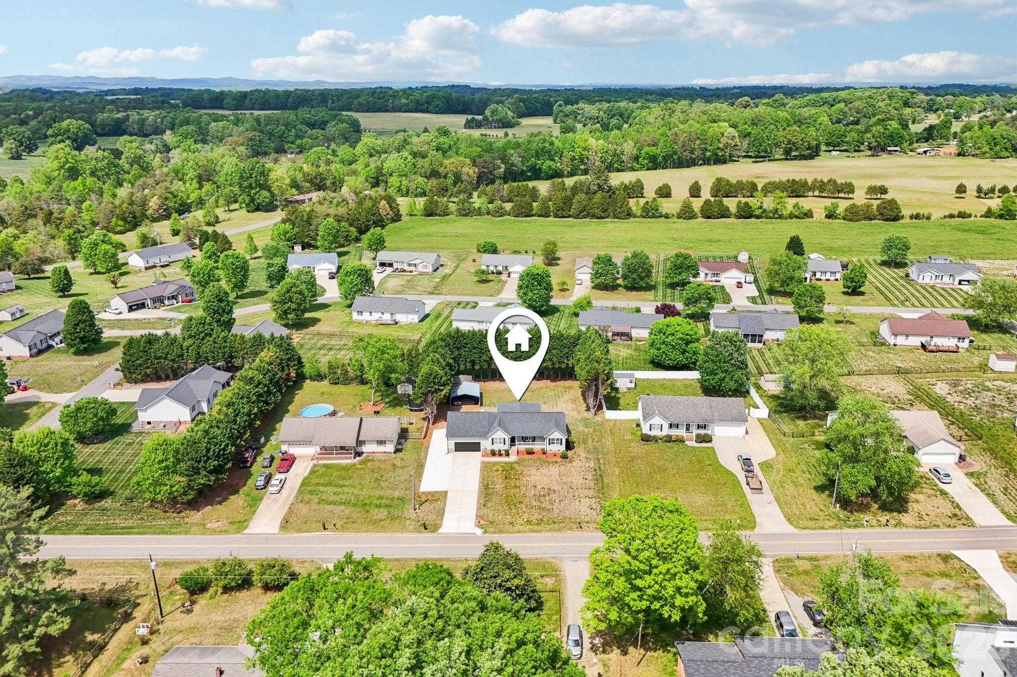 140 Clearview Road — Statesville