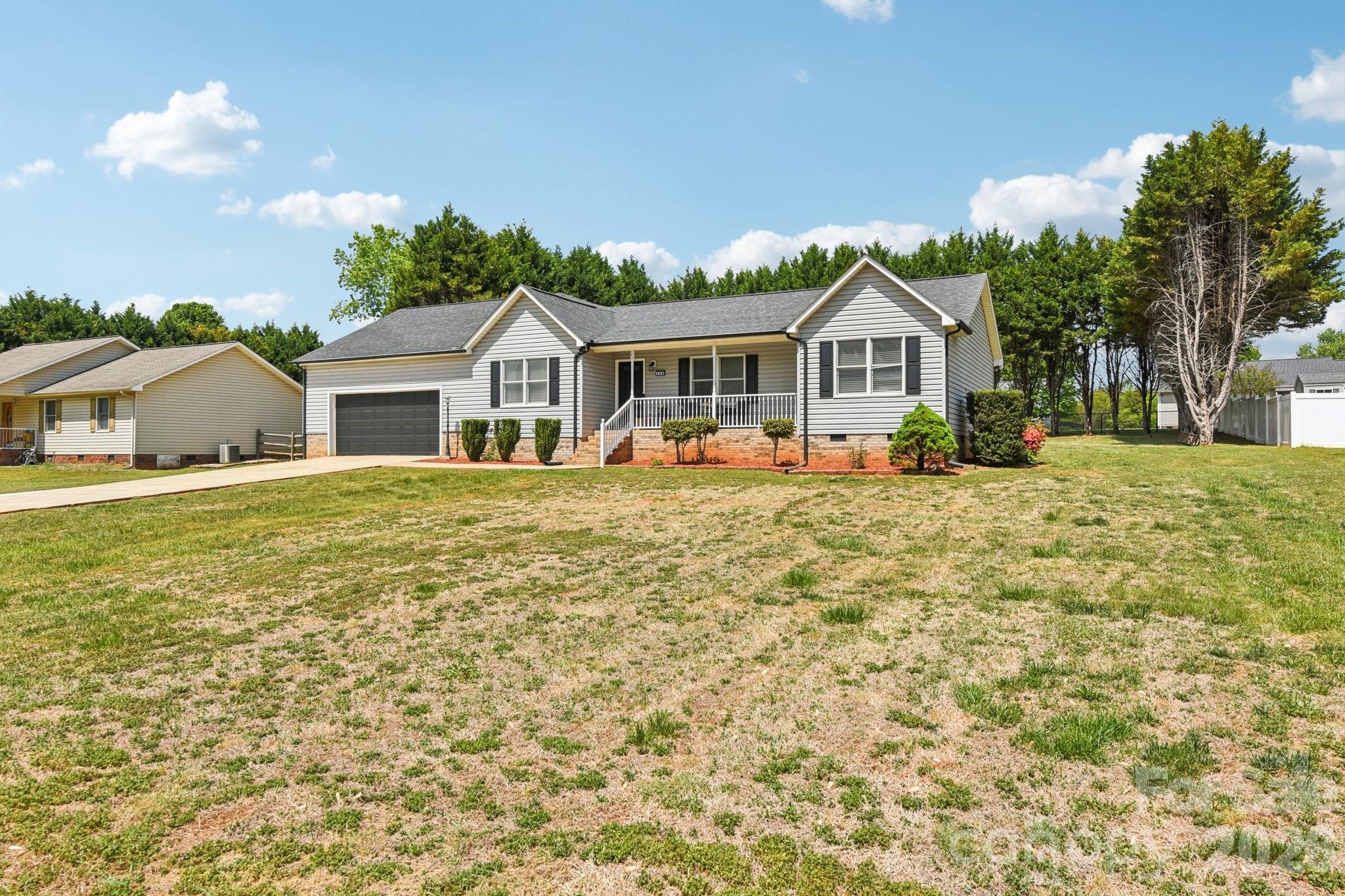 140 Clearview Road — Statesville