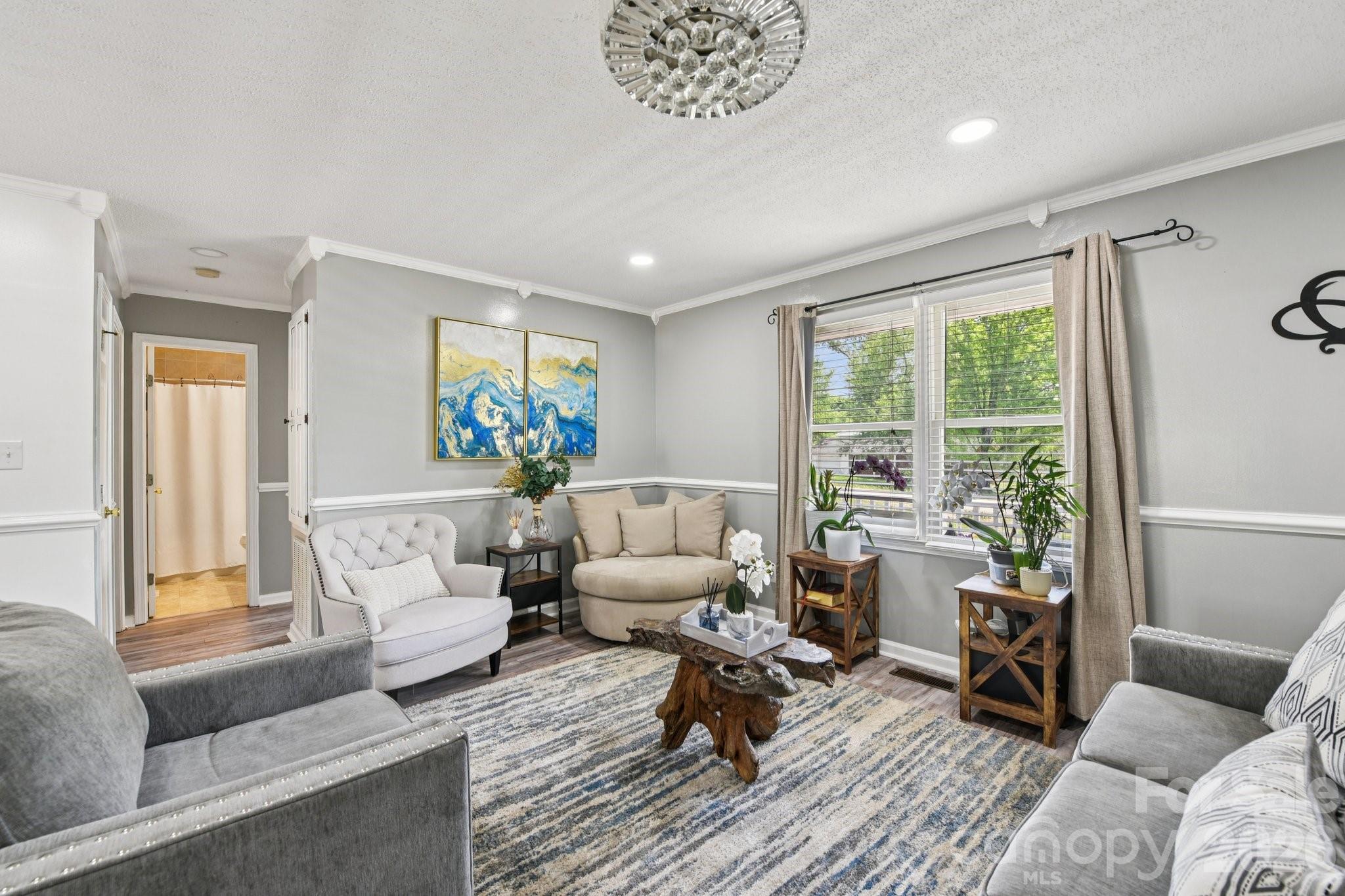 140 Clearview Road — Statesville