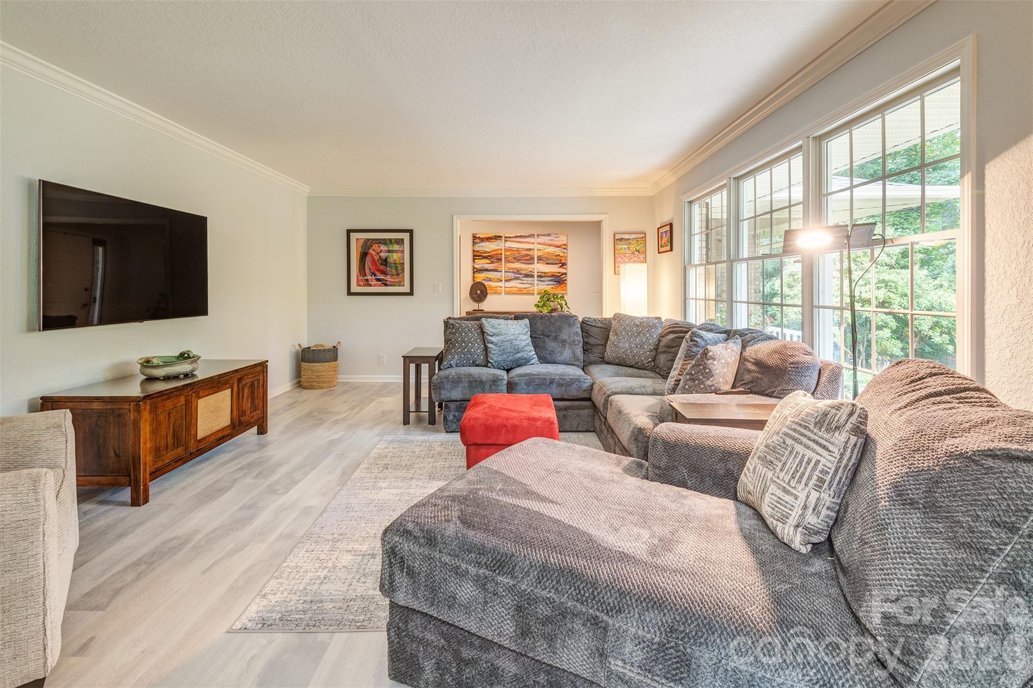 3 Sunningdale Drive — Flat Rock