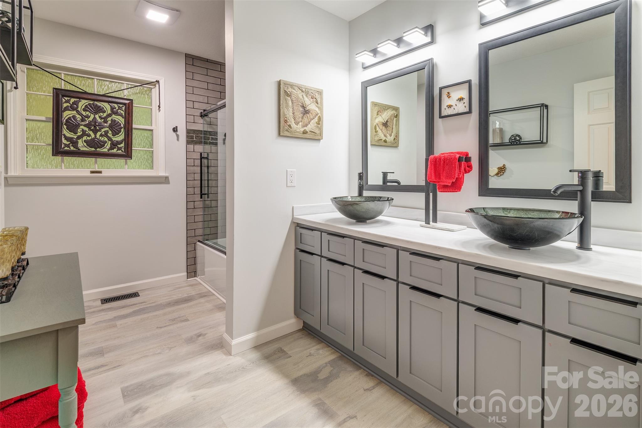 3 Sunningdale Drive — Flat Rock