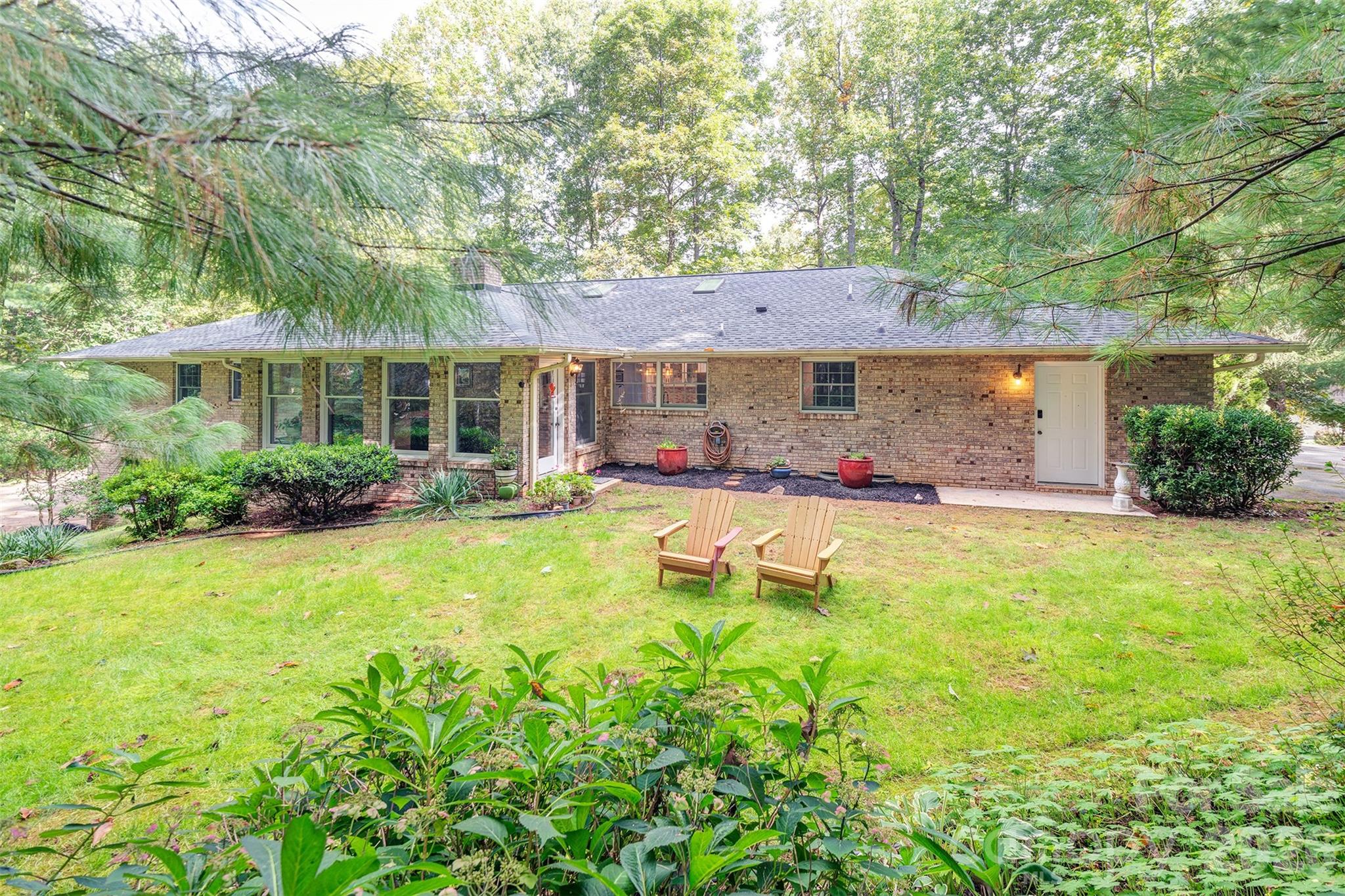 3 Sunningdale Drive — Flat Rock