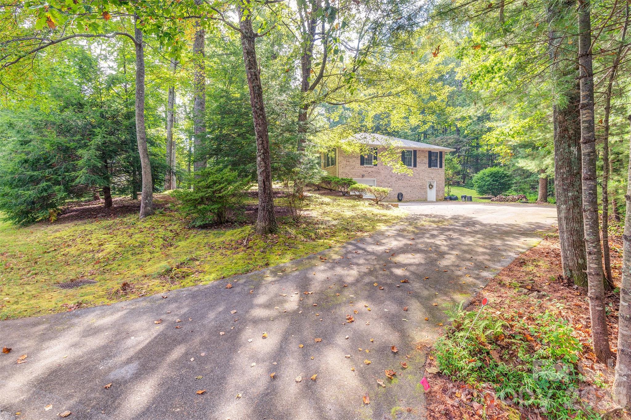 3 Sunningdale Drive — Flat Rock