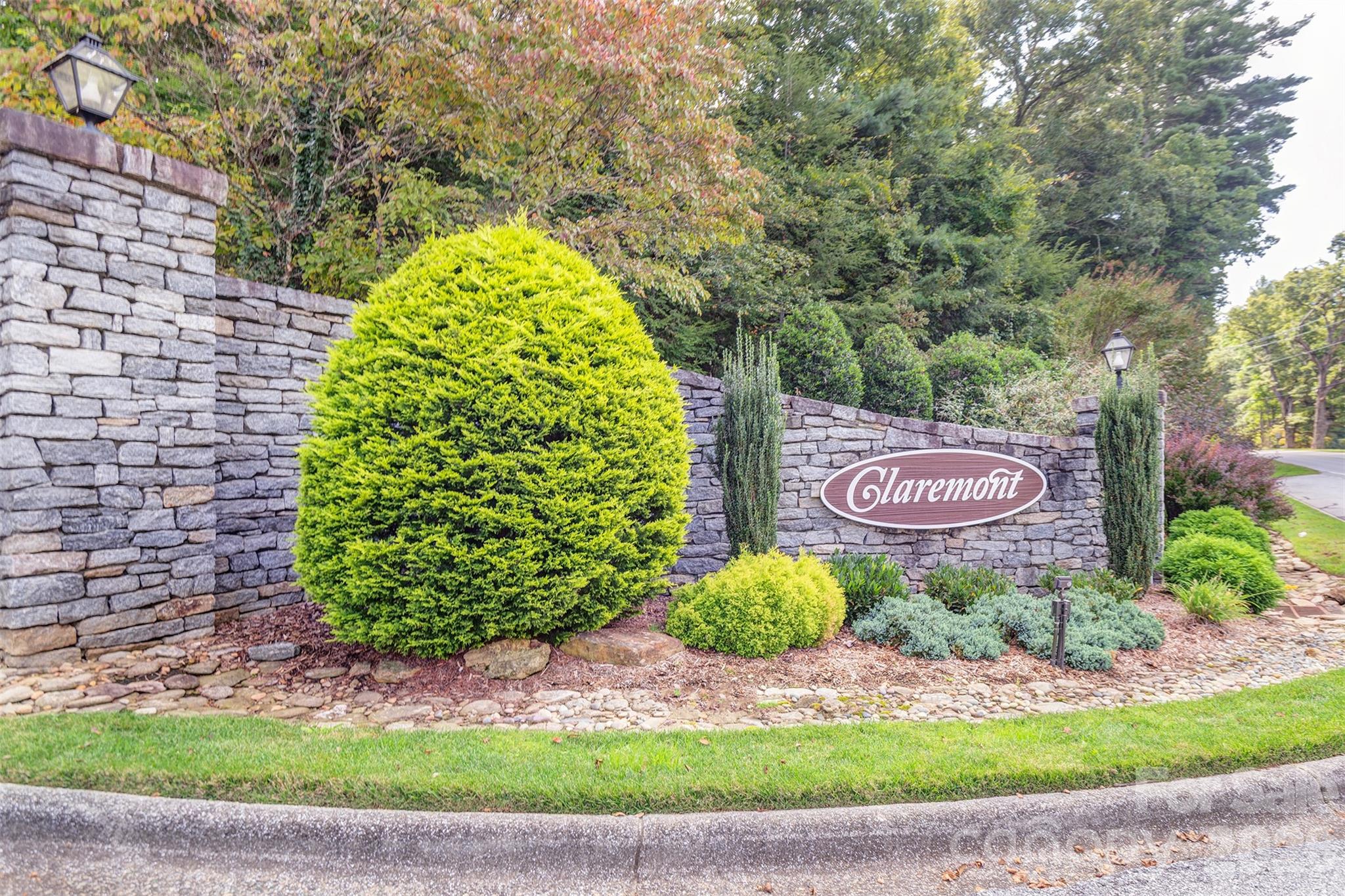 3 Sunningdale Drive — Flat Rock